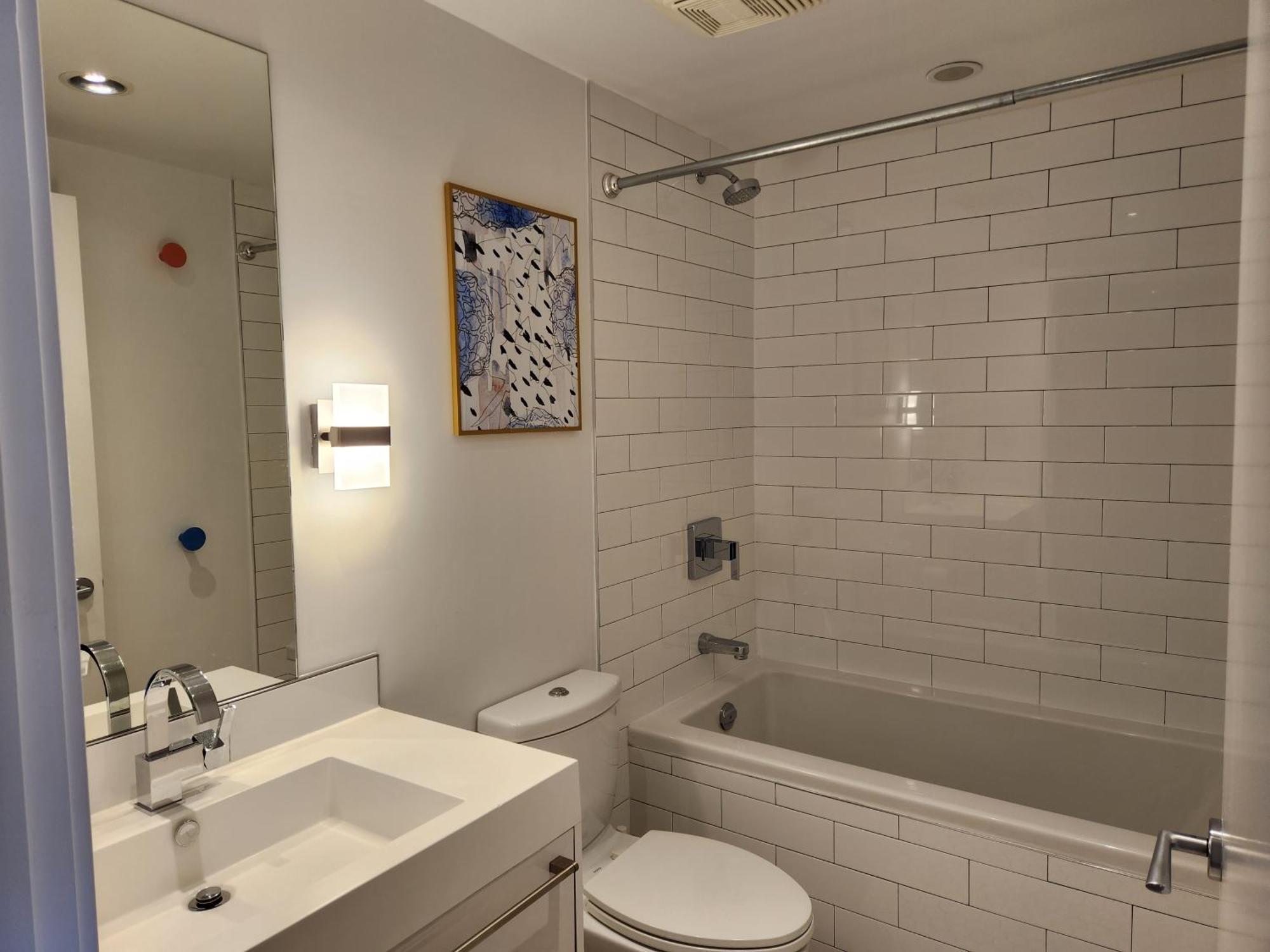 Landmark Views Licensed 2-bedroom With Soundbar And Large Outdoor Space Apartment Vancouver