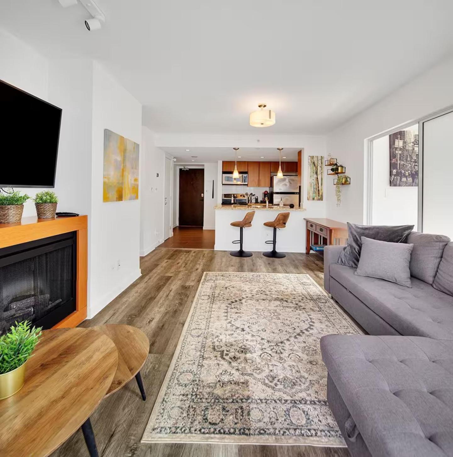 Apartment Stylish In Downtown
