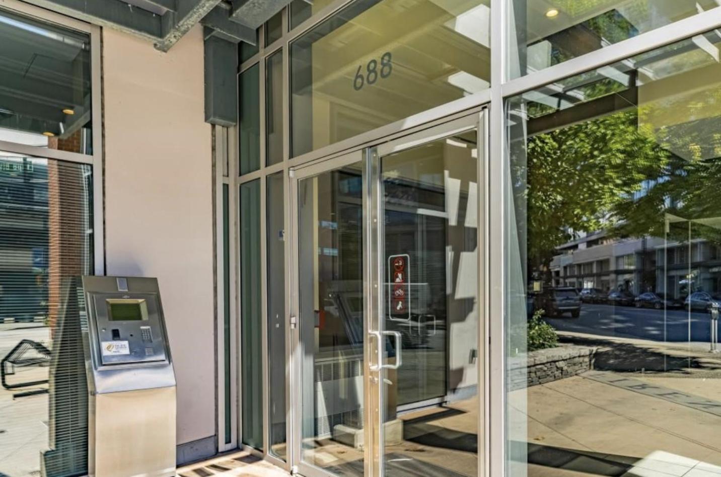 Stylish 2bd In Downtown With Marina View