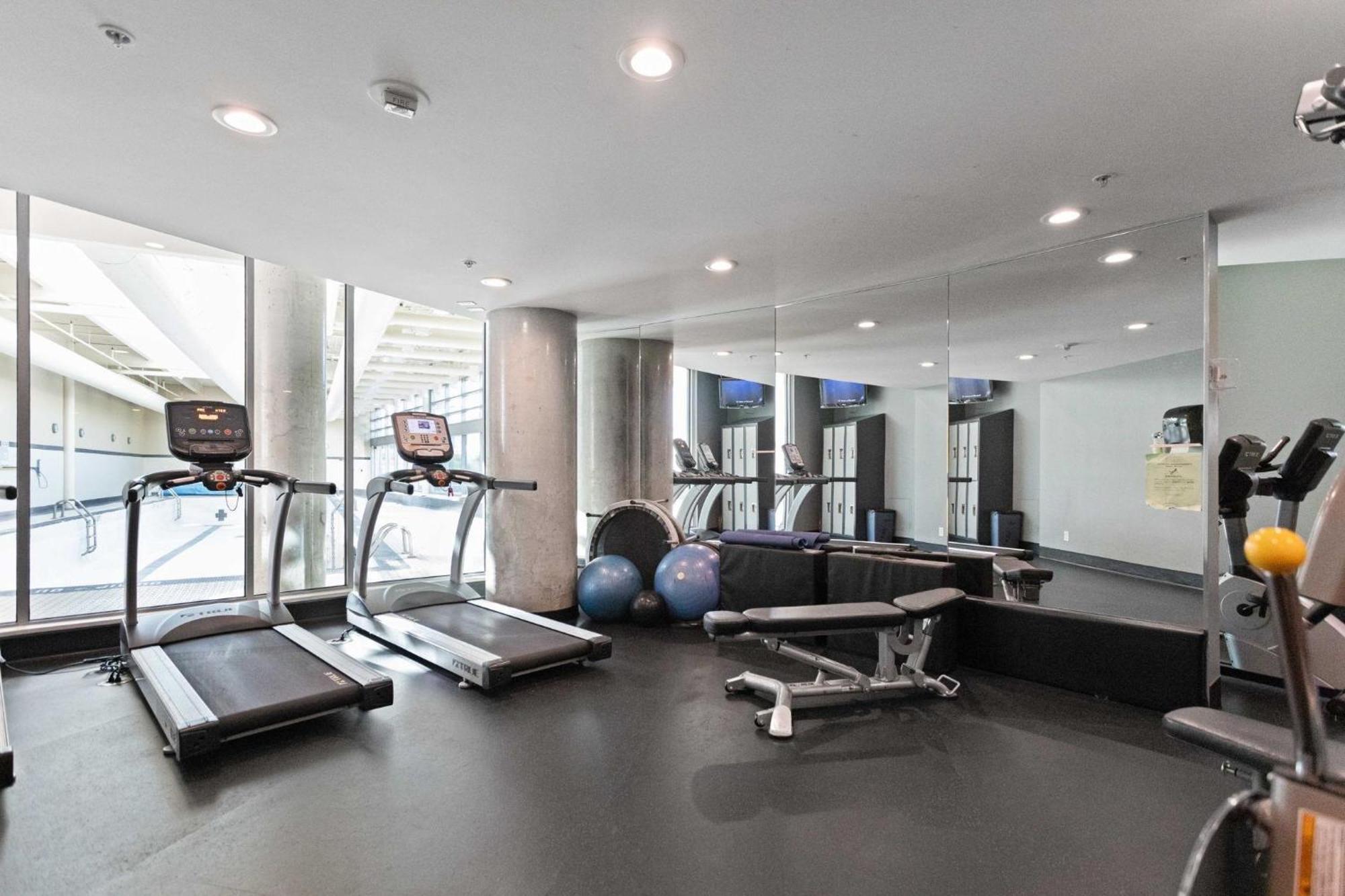 Stylish 2bd In Downtown With Marina View Vancouver