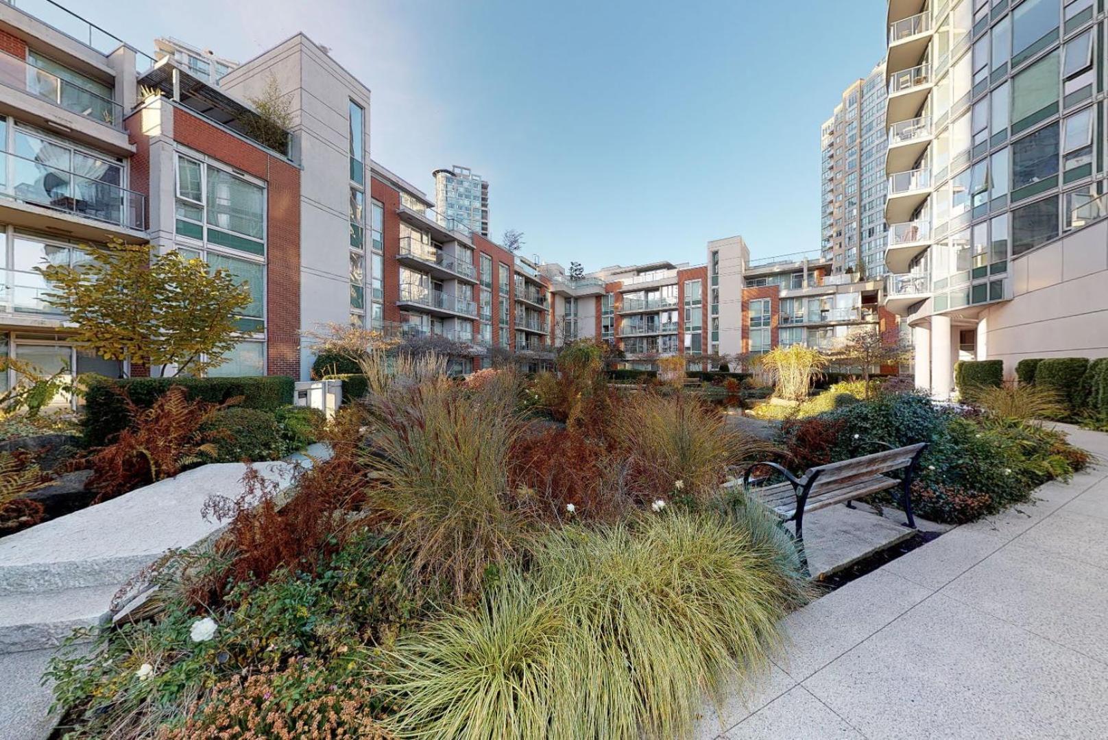 Stylish 2bd In Downtown With Marina View Apartment Vancouver