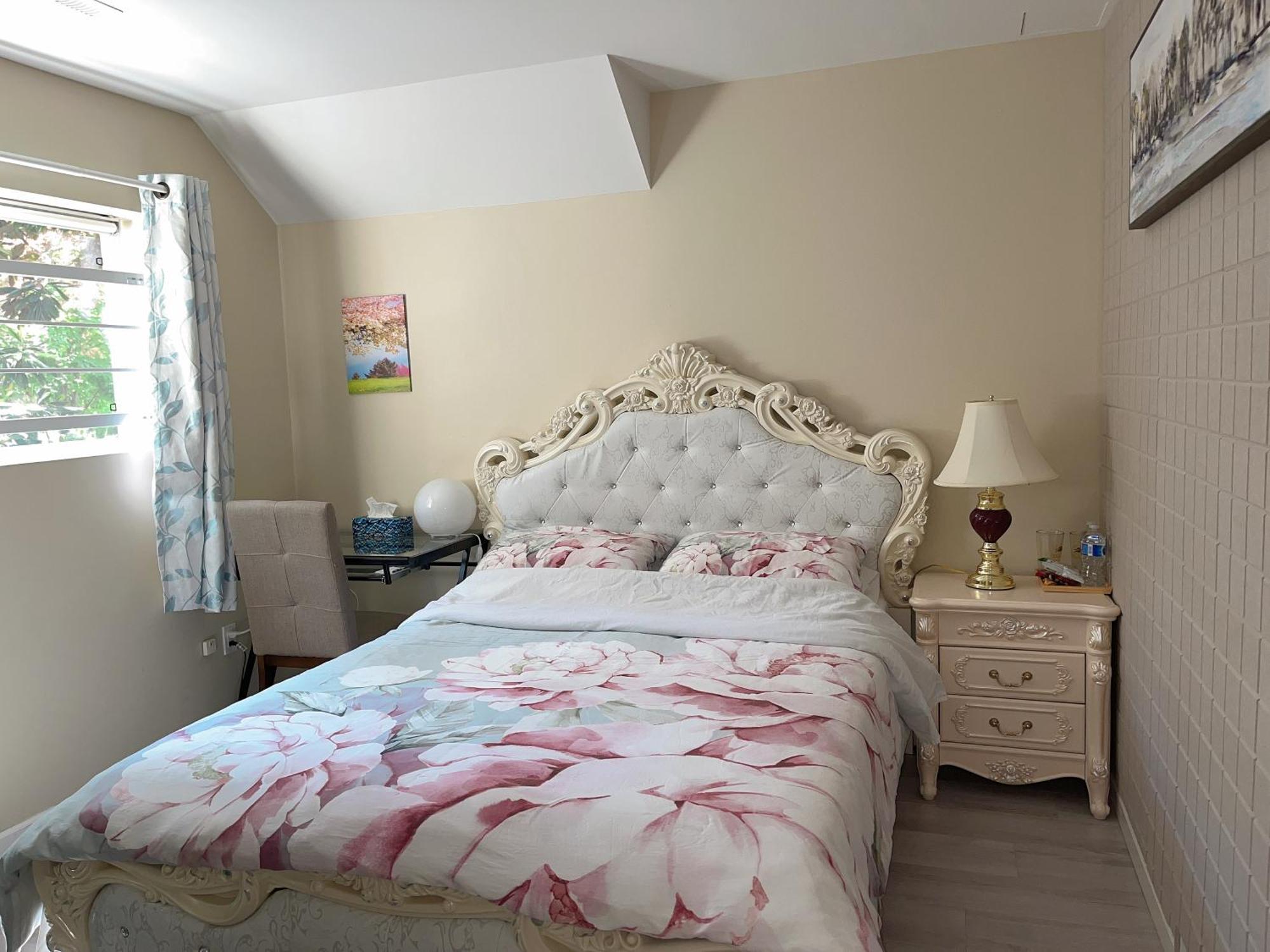 House In Kerrisdale Homestay *