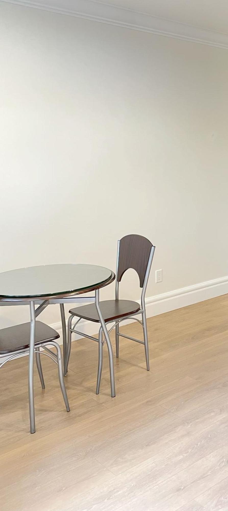 Beautiful Place With Kitchen, Washing Machine, Internet Near Ubc, And Dt