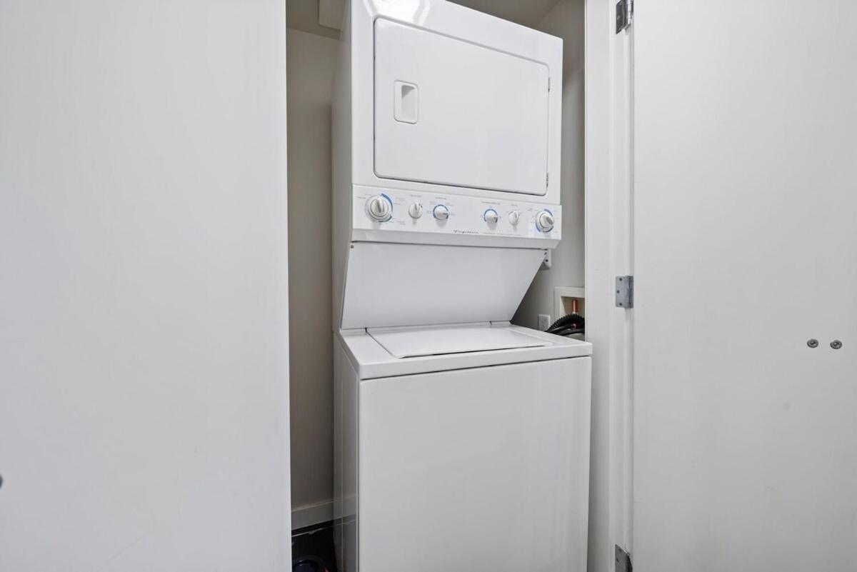 Apartment Spacious 3br In Downtown Location Vancouver