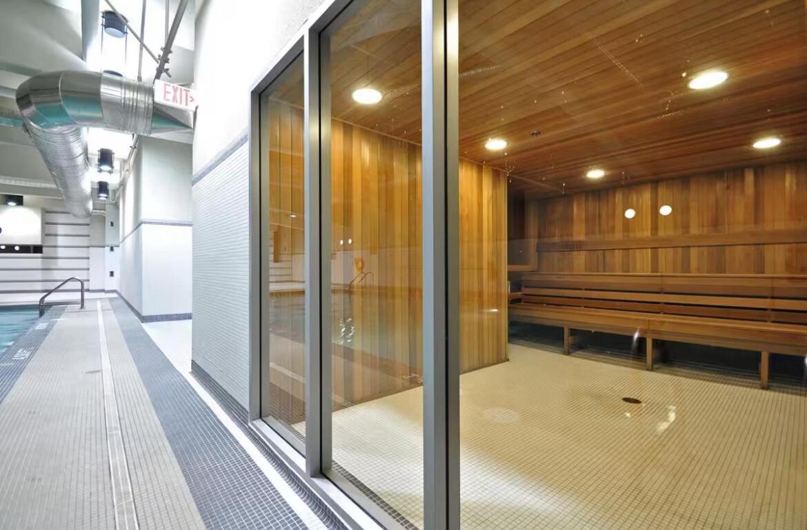 Spacious 3br In Downtown Location * Vancouver