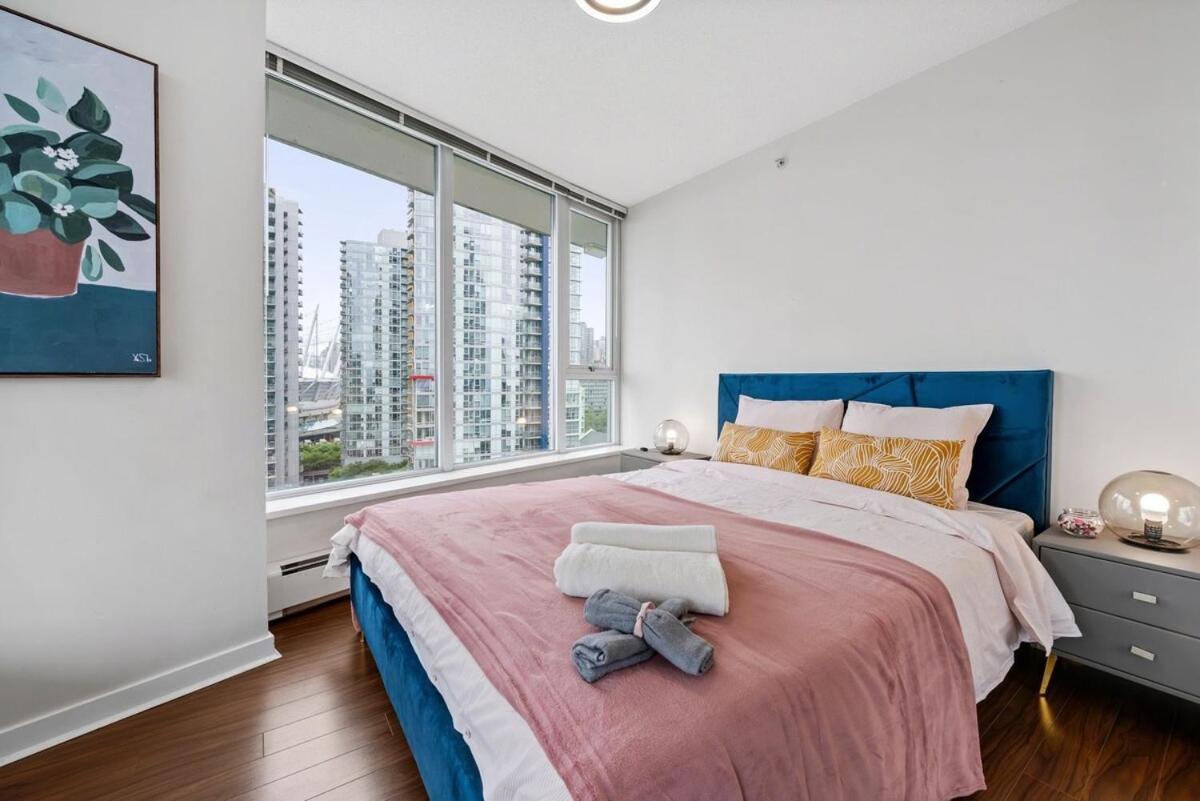 Spacious 3br In Downtown Location Apartment Vancouver