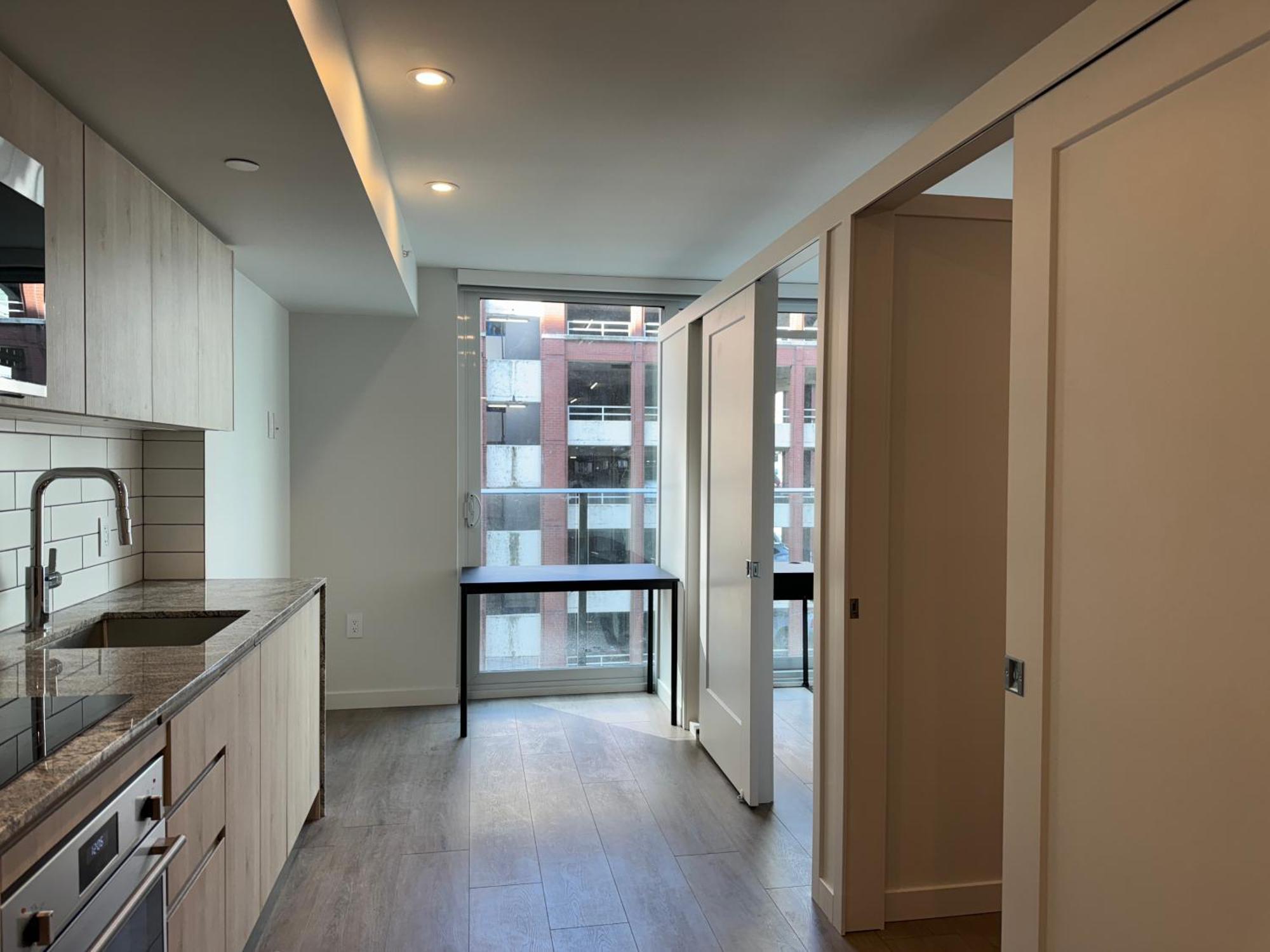Apartment Downtown Center Silverstone Tower I And Ii Long-term Only Your Second In Vancouver