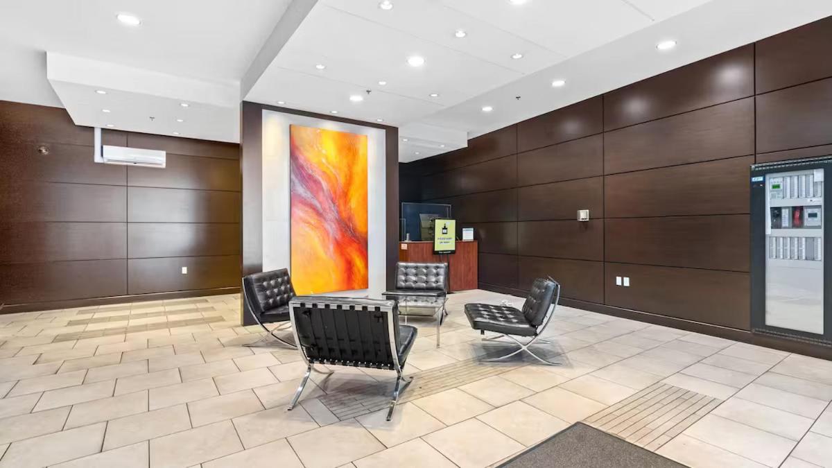 Apartment Spacious 3br In Downtown Location Vancouver