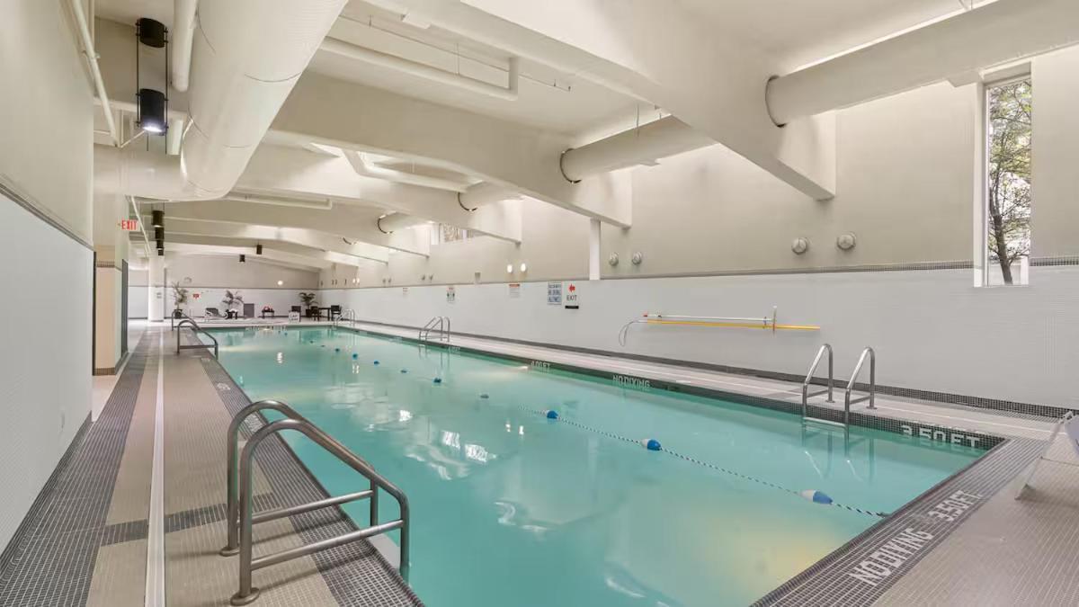 Apartment Spacious 3br In Downtown Location