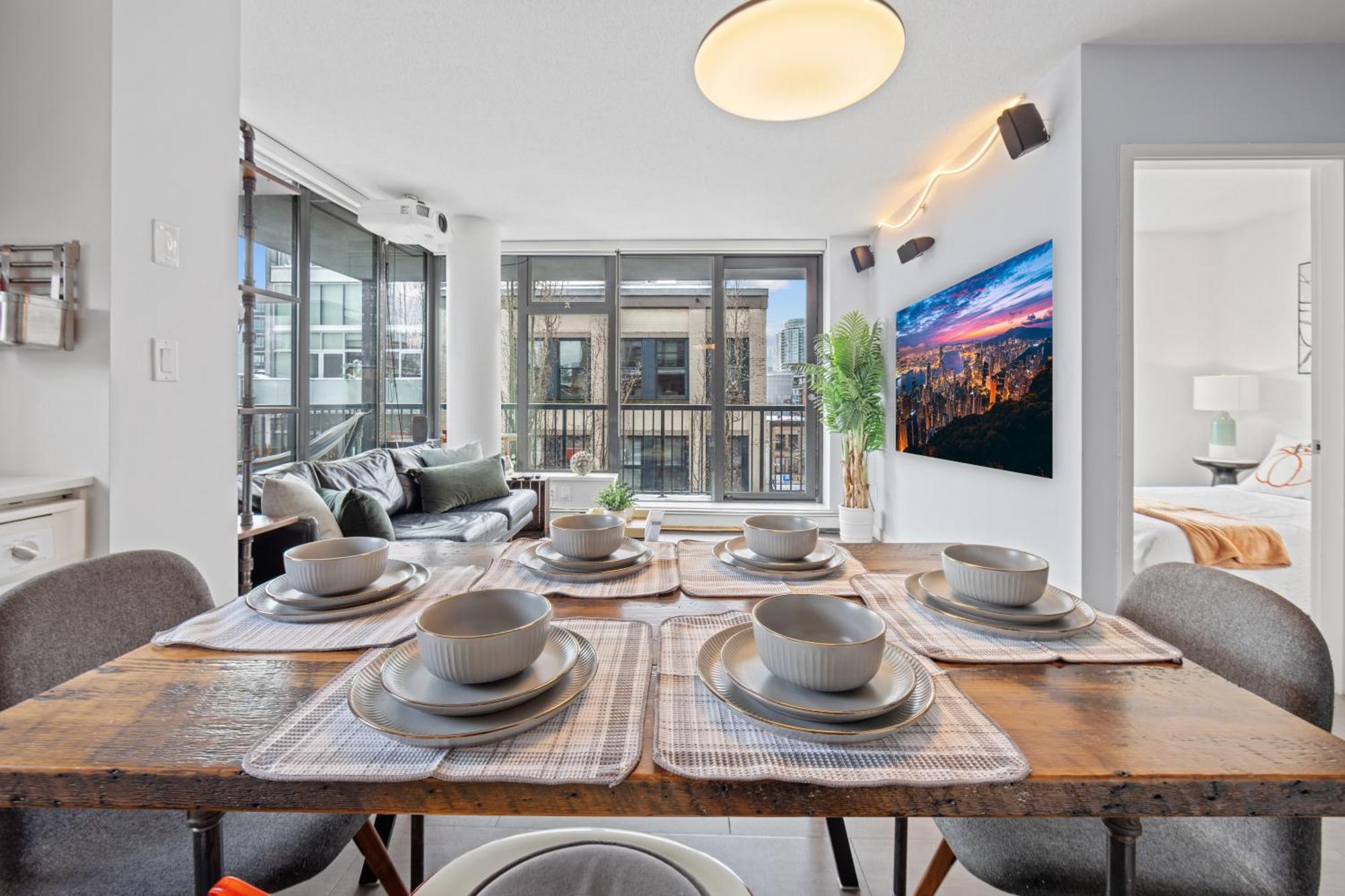 Apartment Fully Furnished 2 Bedroom In Trendy Gastown Location Vancouver