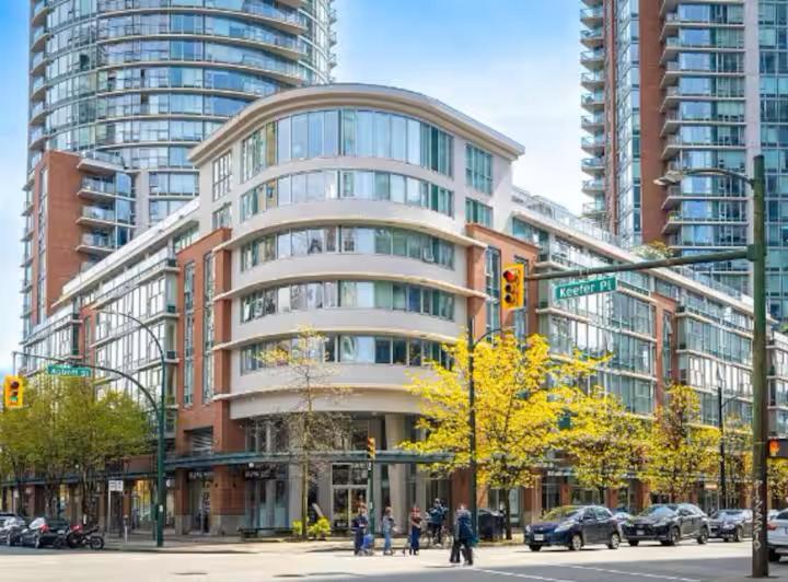 1 Bedroom Beside Roger's Arena, Bcplace, Skytrain