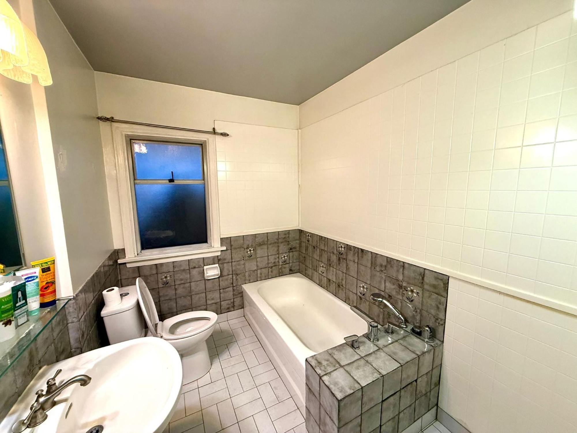 Homestay - Near Ubc, Downtown & Kitsilano