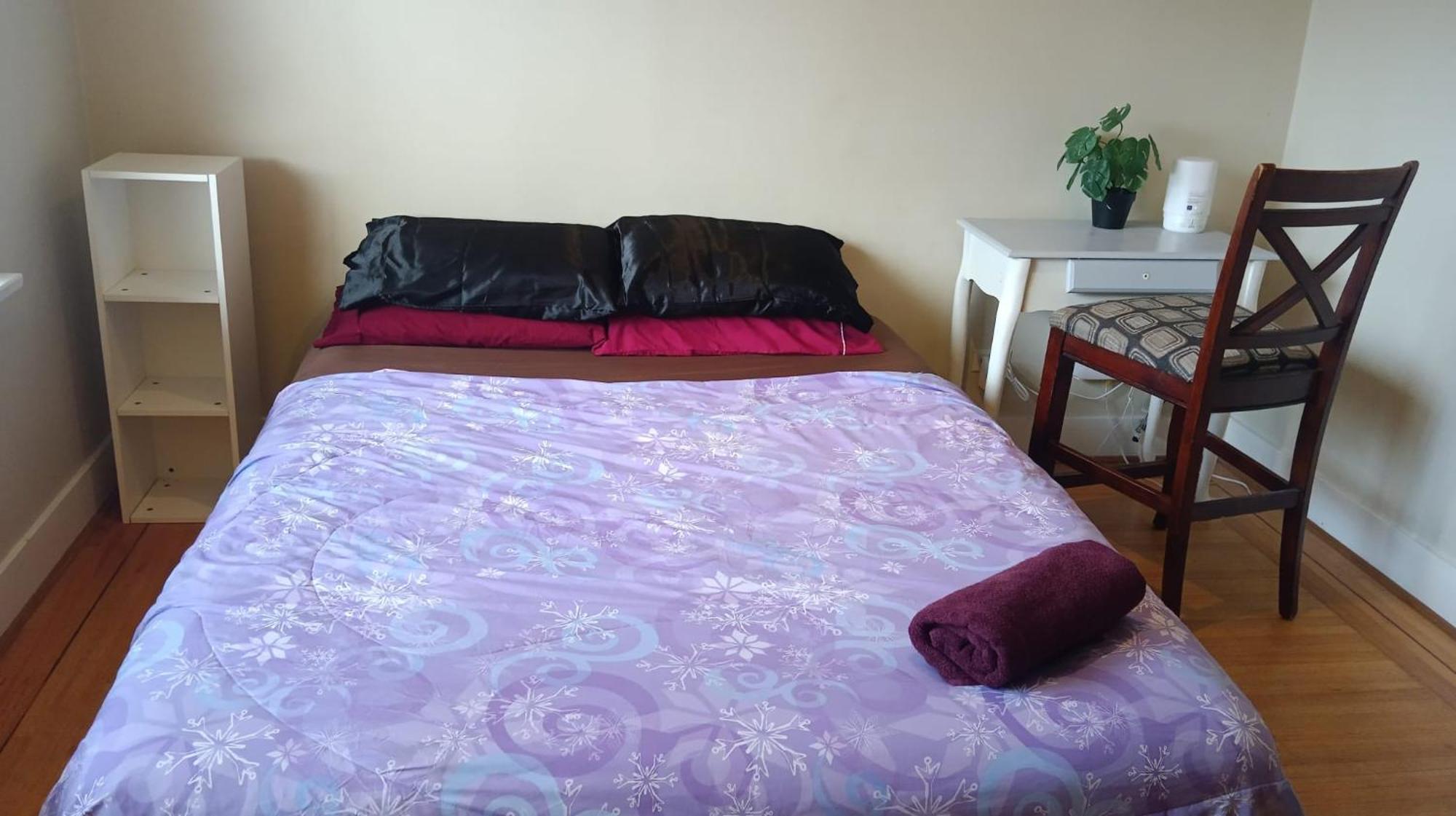 Private In Budget - Near Transit, Shopping, Ubc & Downtown Privatunterkunft *