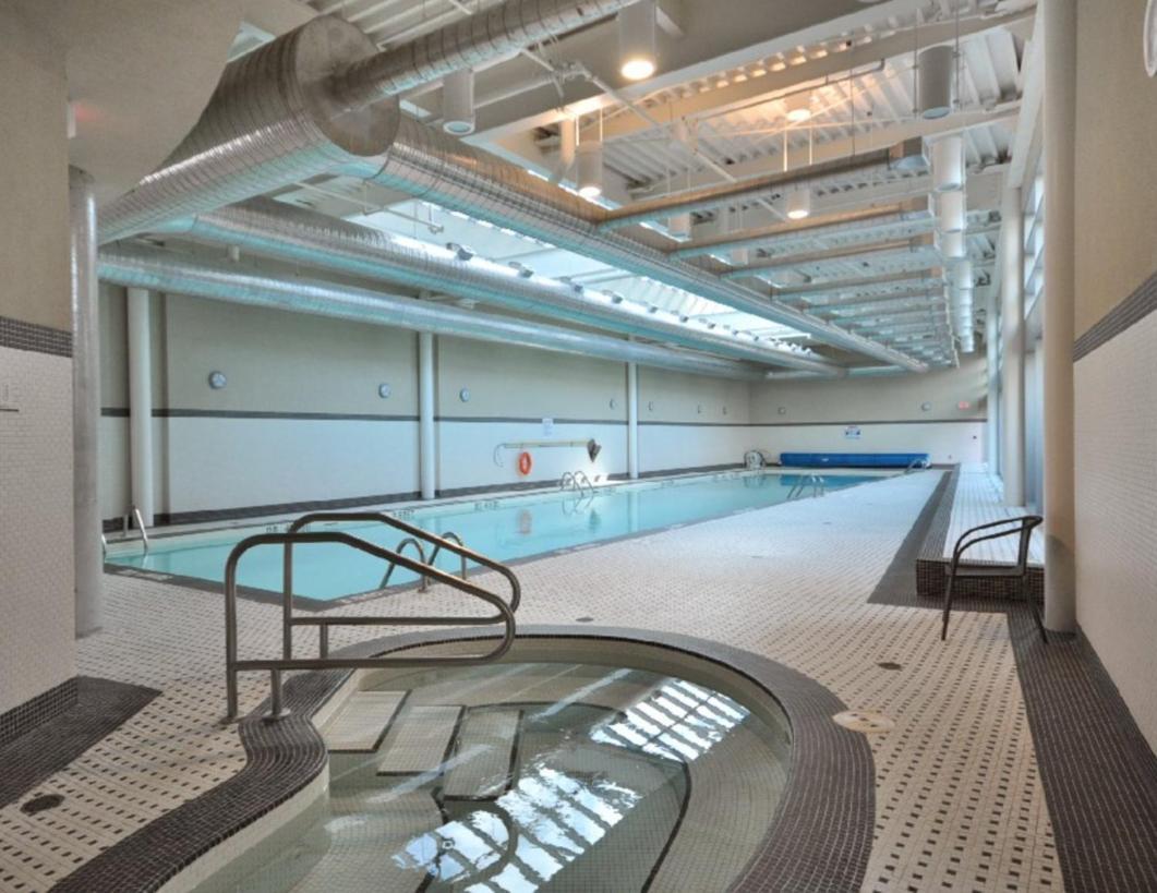 1 Bedroom Beside Roger's Arena, Bcplace, Skytrain *