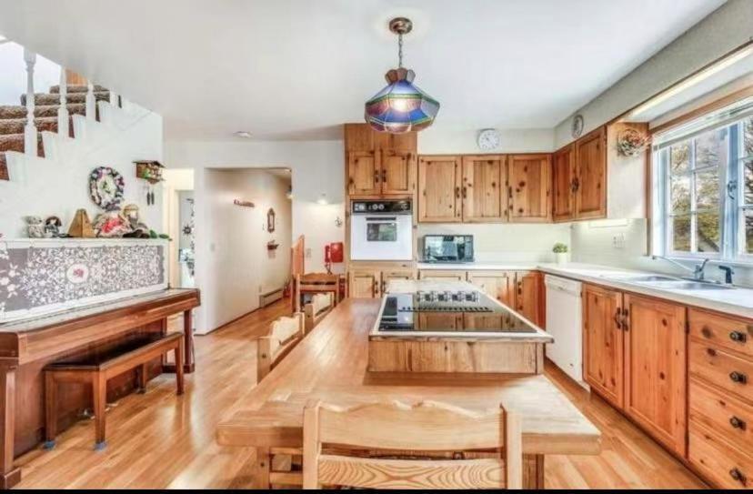 Guest house Cozy Shared In Vancouver