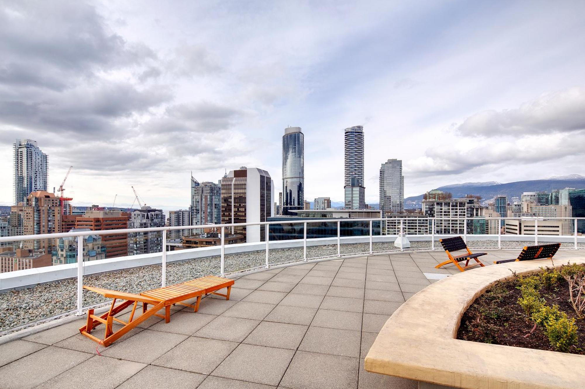 Apartment Stylish Two-story Loft With Rooftop Deck Vancouver