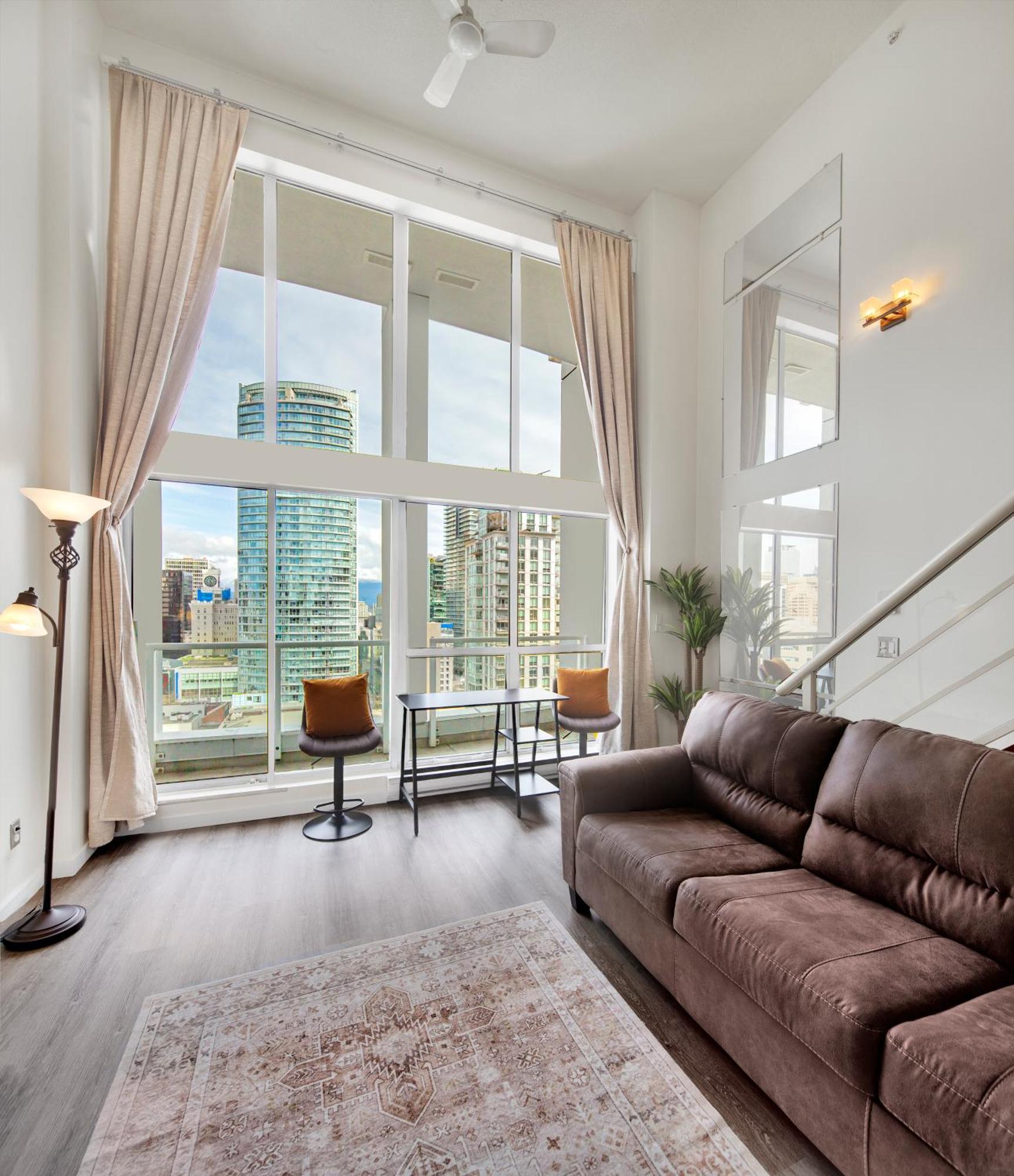 Apartment Two-story Loft With A High-rises View And Rooftop Deck