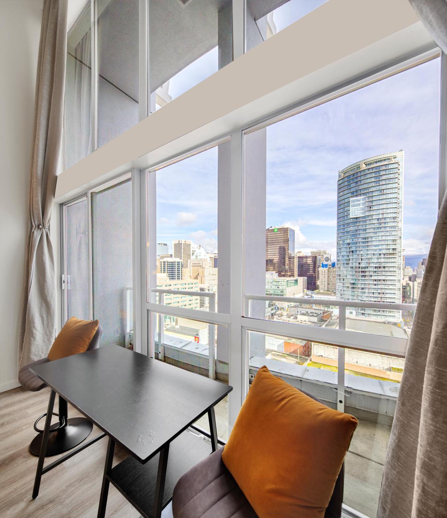 Two-story Loft With A High-rises View And Rooftop Deck * Vancouver