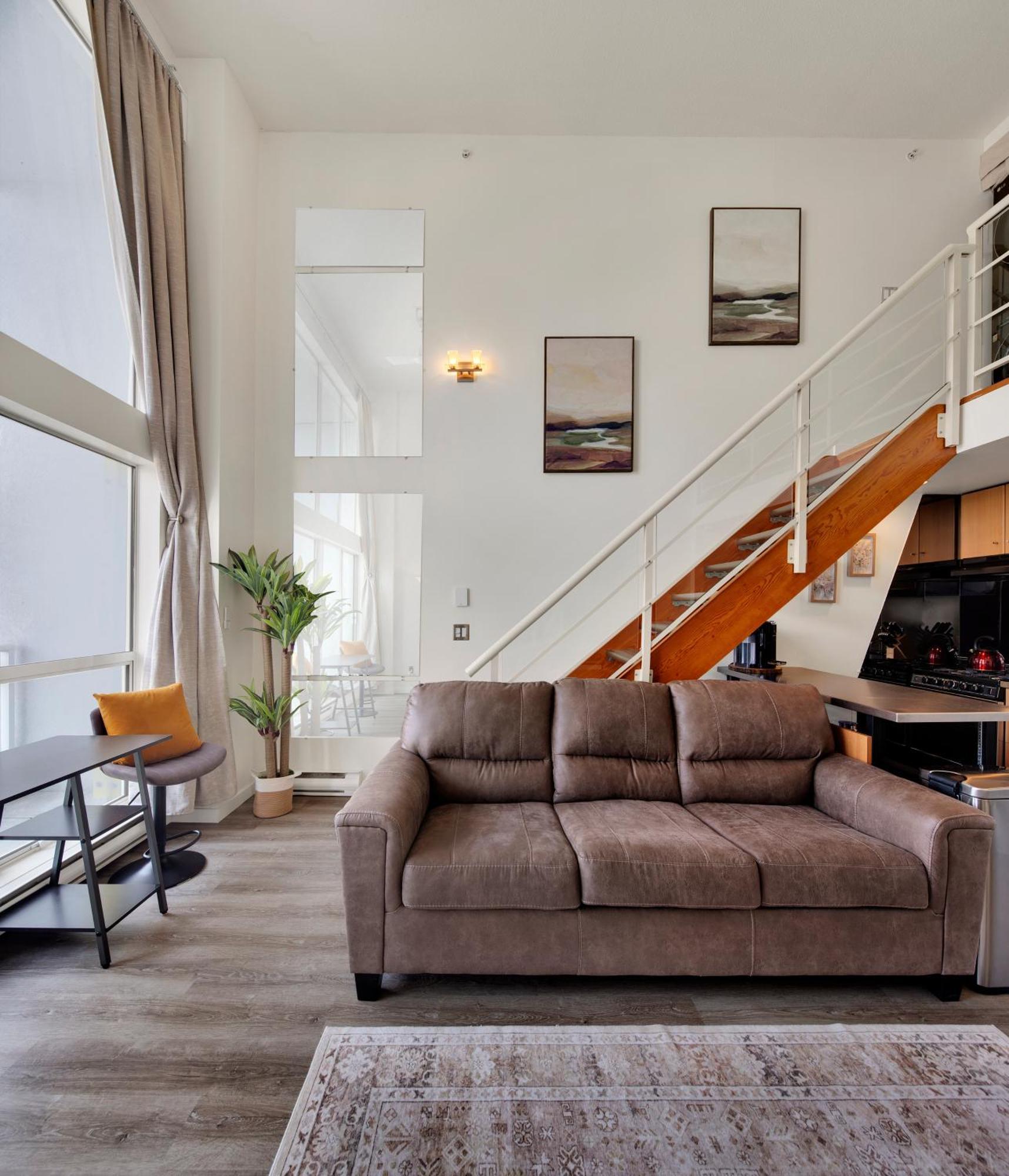 Two-story Loft With A High-rises View And Rooftop Deck