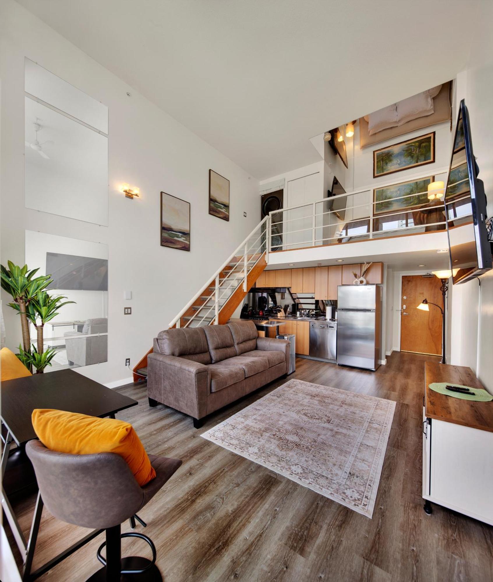 Two-story Loft With A High-rises View And Rooftop Deck