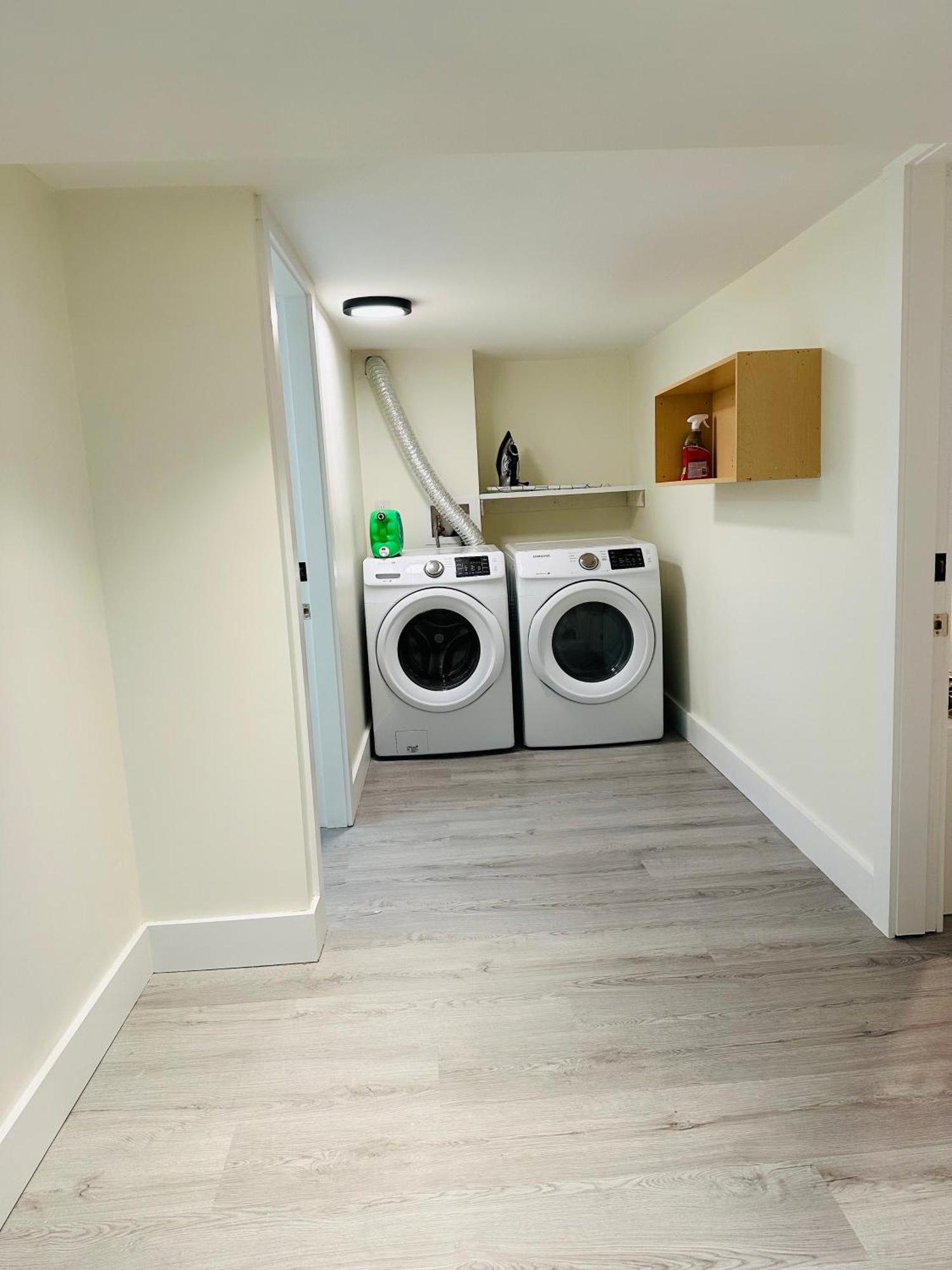Privatunterkunft Quiet Basement Steps From Quilchena Park In *