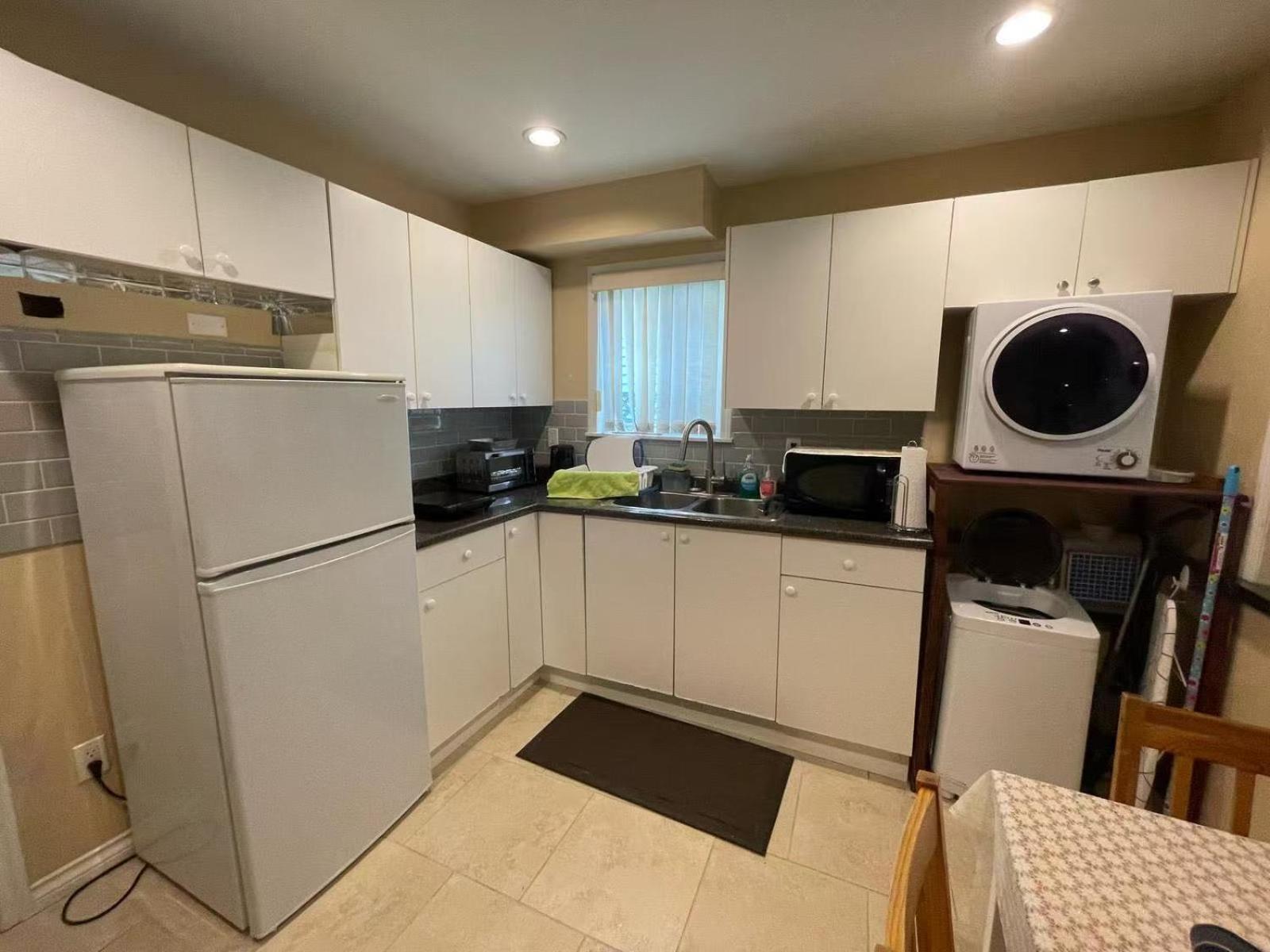 Apartment Cozy 2bd In Vibrant Location *