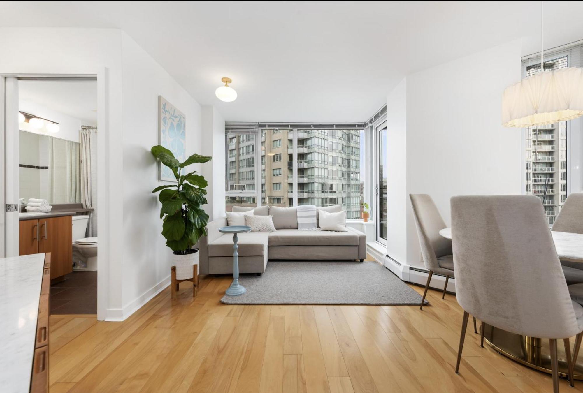 Apartment Lovely One-bedroom With Pool, Hot Tub, And Gym In The Heart Of Downtown, Skytrain 3min Away *