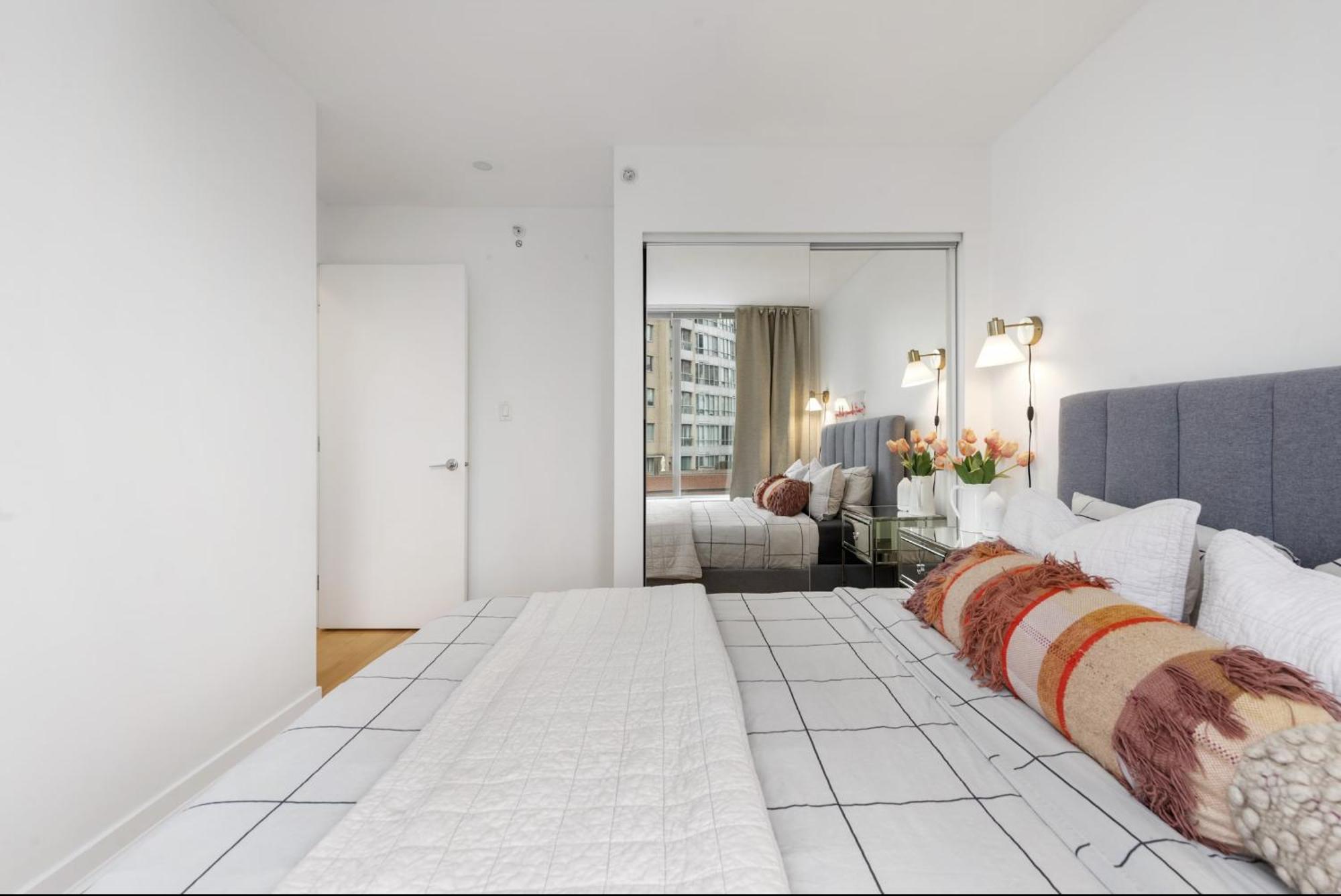Apartment Lovely One-bedroom With Pool, Hot Tub, And Gym In The Heart Of Downtown, Skytrain 3min Away *