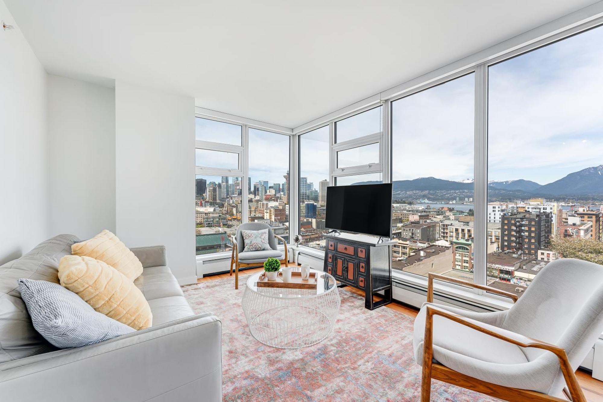 Stunning 2br With Breathtaking And Mountain Views * Vancouver
