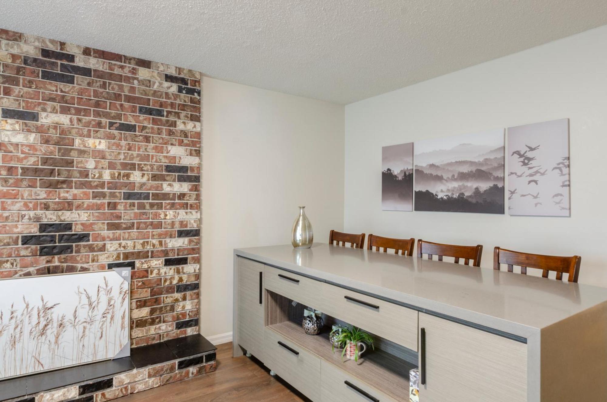 Close To Yvr! Convenient 3br For Every Occasion Apartment *