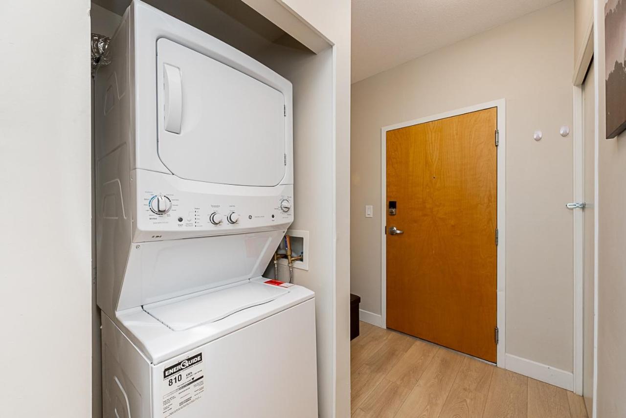 Gorgeous Unit In The Heart Of Downtown Apartment