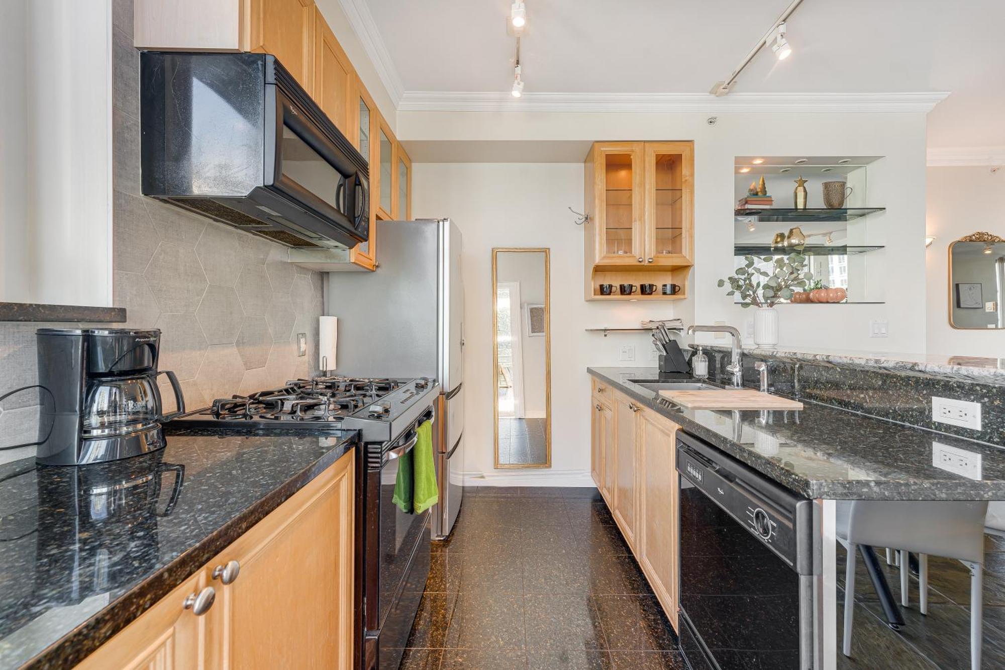 Premium 2 Bedroom In Yaletown Huge And Elegant Living Space *
