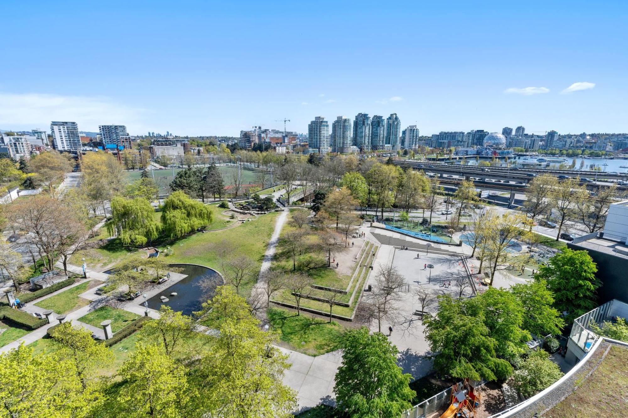 Bright And Airy 1br In Vibrant Chinatown Apartment Vancouver