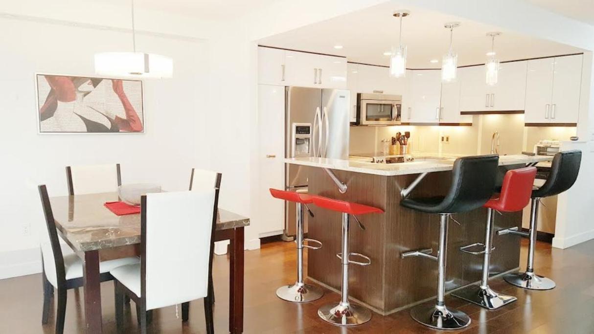 Discover Tranquility In 2 Bed Townhouse Ferienhaus Vancouver