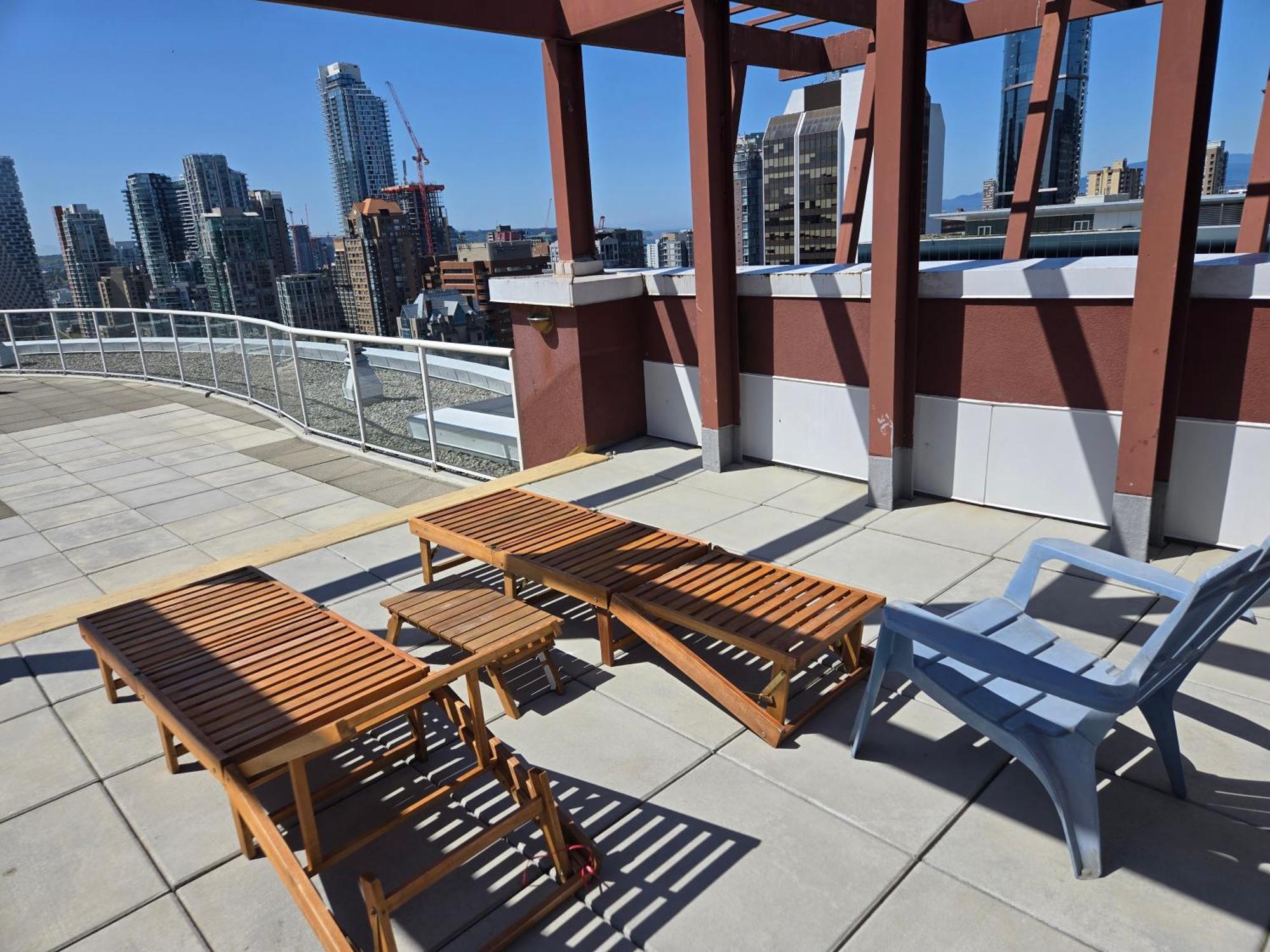 Elegant Unique Downtown Loft, Comfort & Convenience Combined Apartment Vancouver