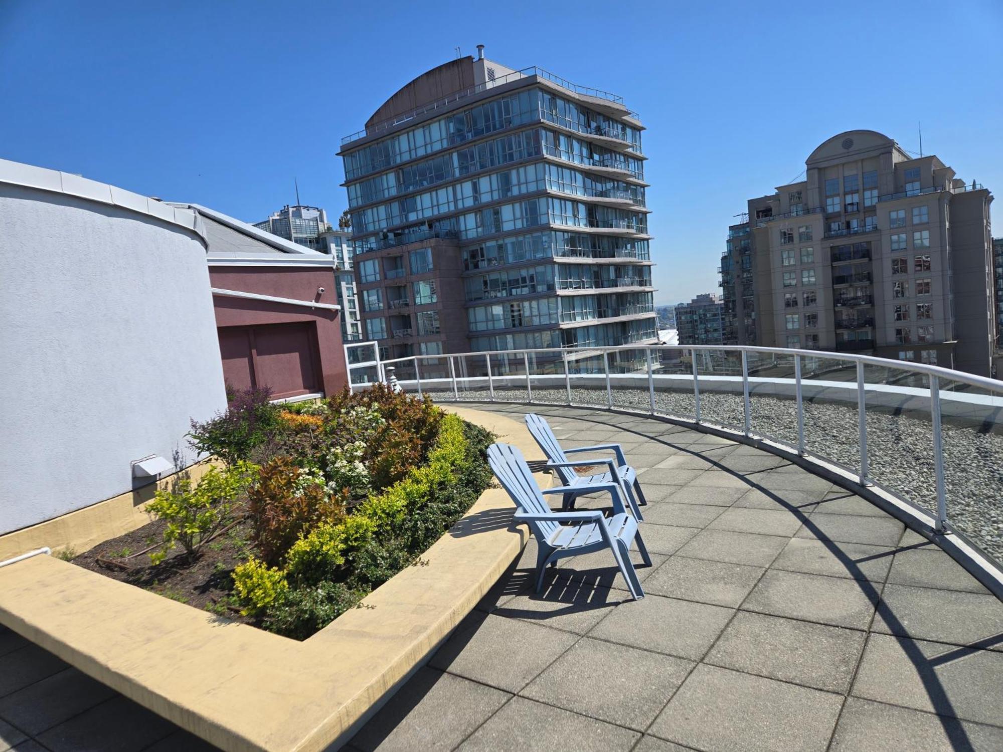 Elegant Unique Downtown Loft, Comfort & Convenience Combined * Vancouver