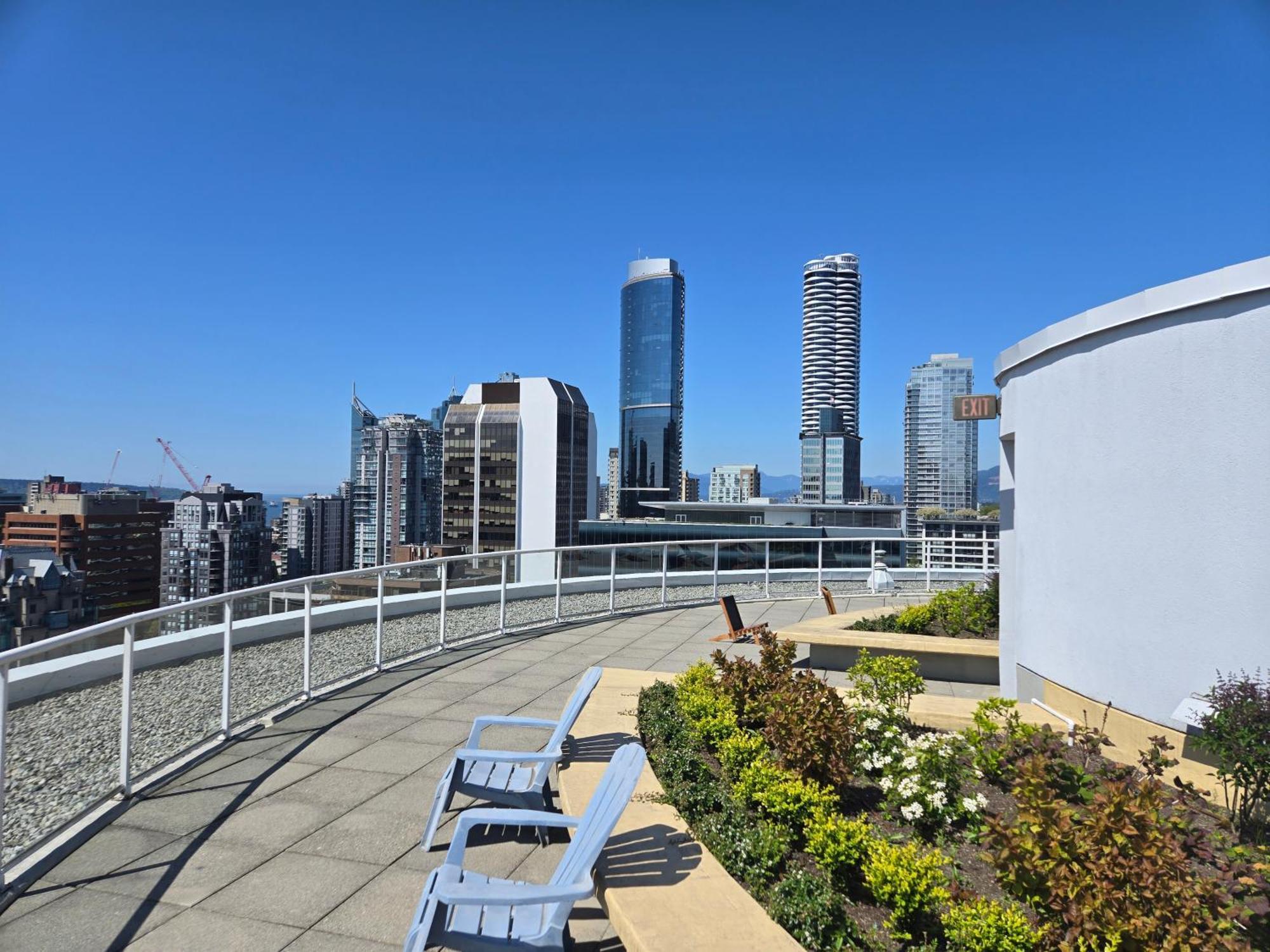 Elegant Unique Downtown Loft, Comfort & Convenience Combined Apartment *