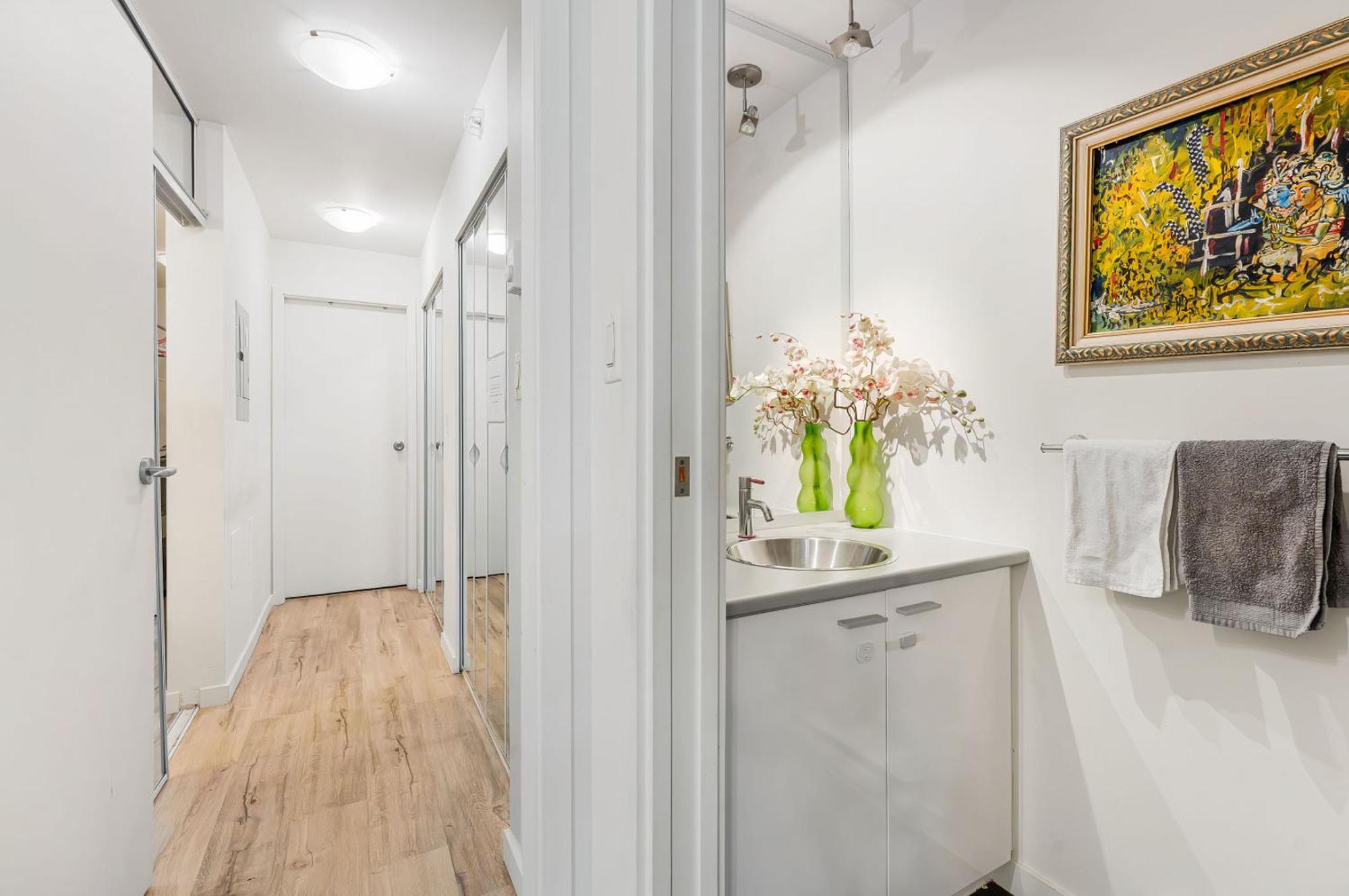 Stellar 3 Bedroom Duplex Downtown - Perfect Location Aparthotel