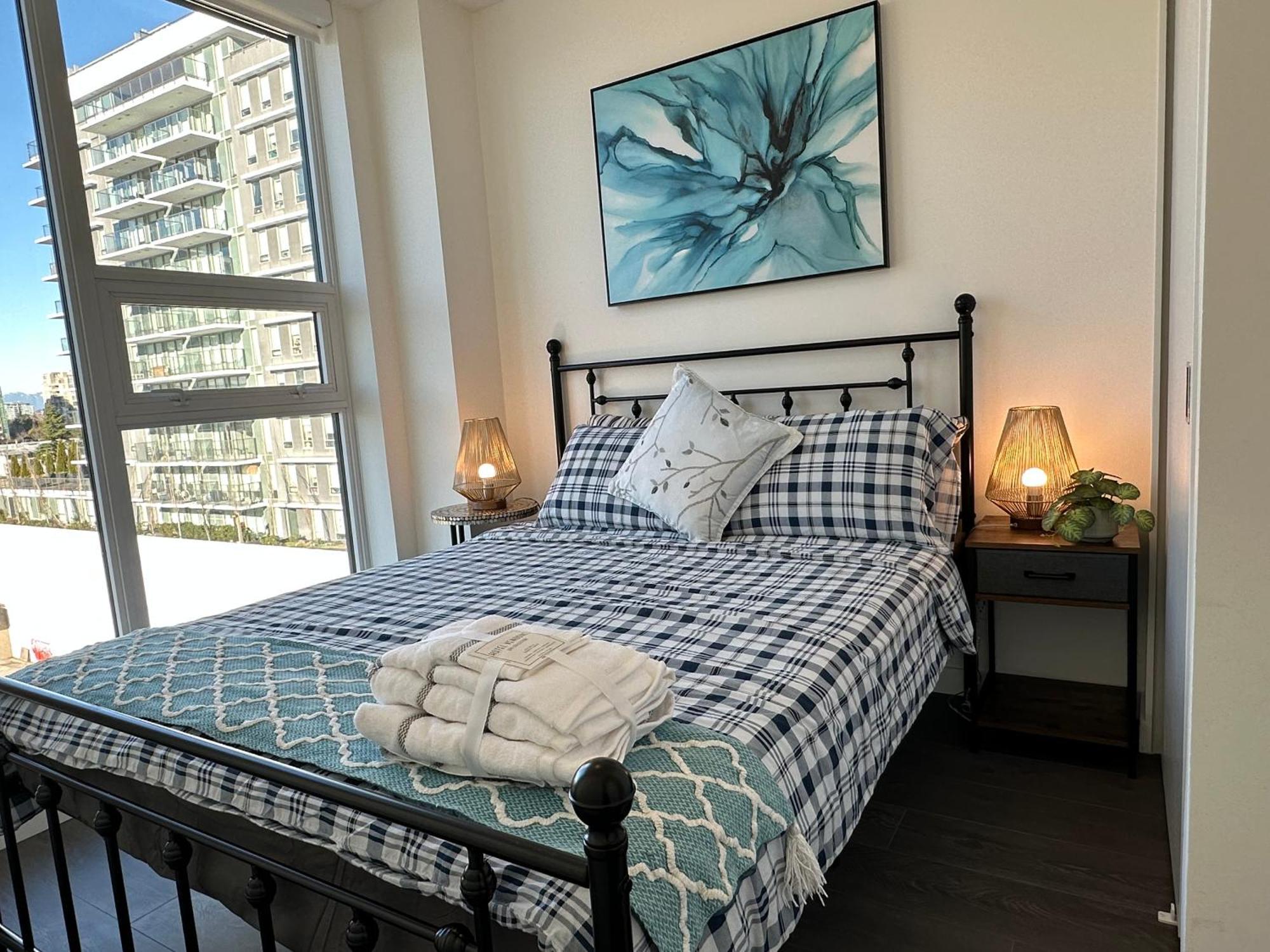 Apartment Ubc Pacific Spirit Modern Style