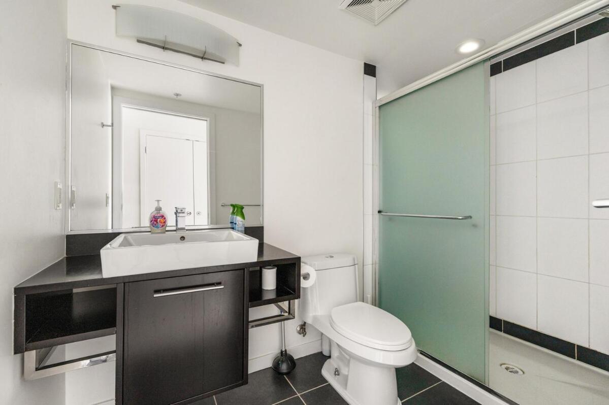 Apartment Bright 3br Downtown W Pool & Gym