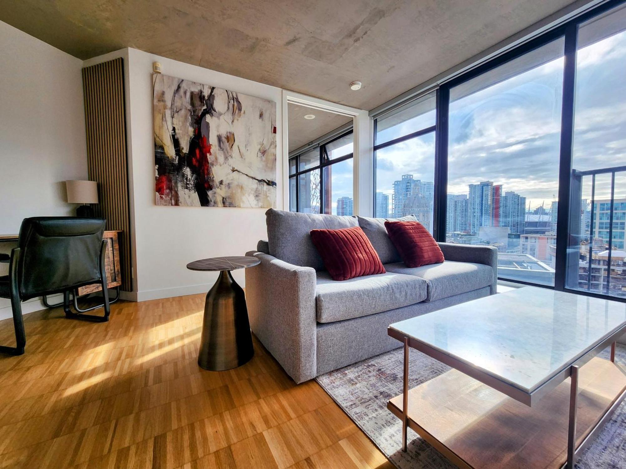 Luxury Downtown *