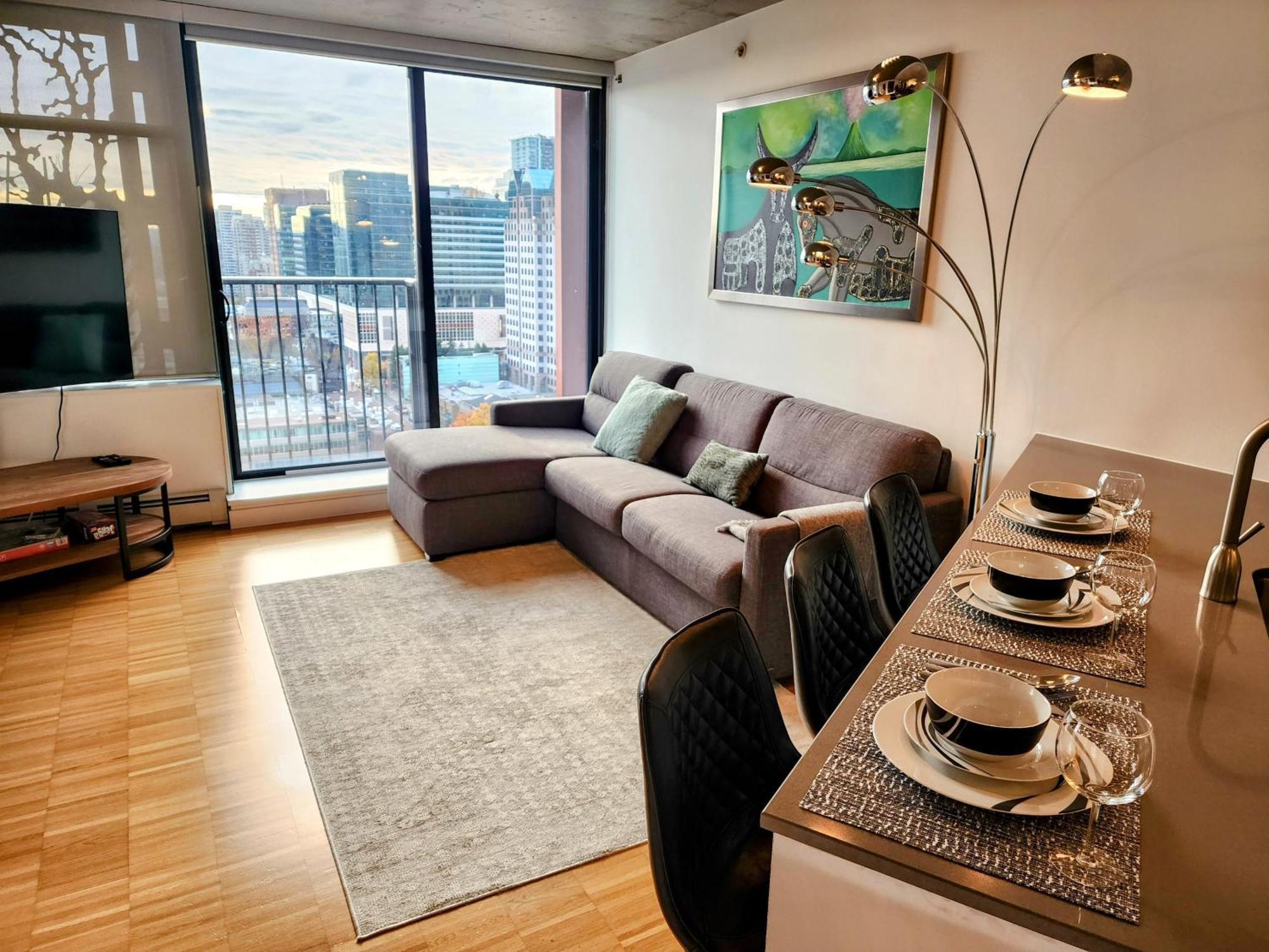 Luxury Downtown Apartment