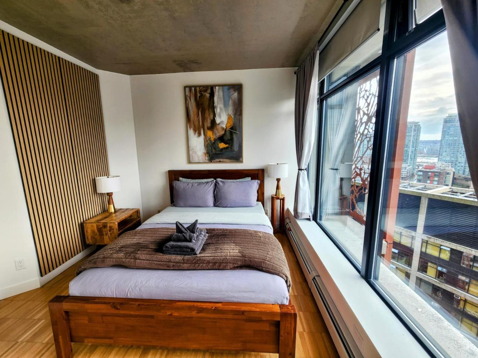 Luxury Downtown Apartment *