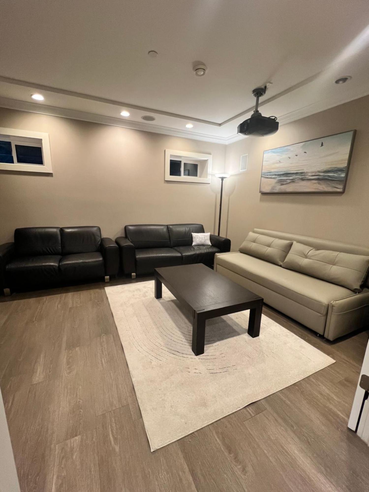 Gasthof 3bed 2bath Steam Sauna Retreat! Family Friendly! Vancouver