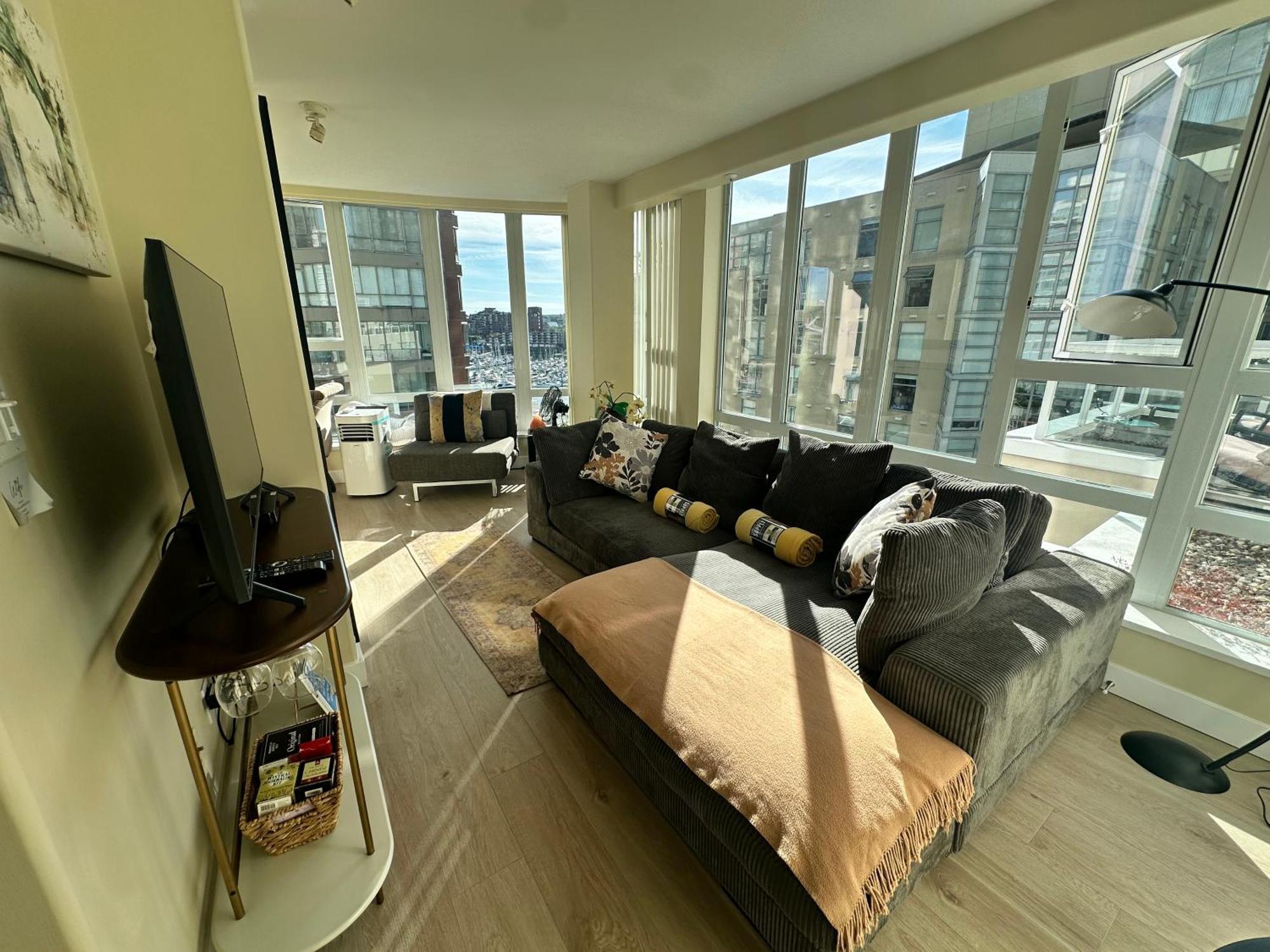 Penthouses Of Ave Apartment Vancouver