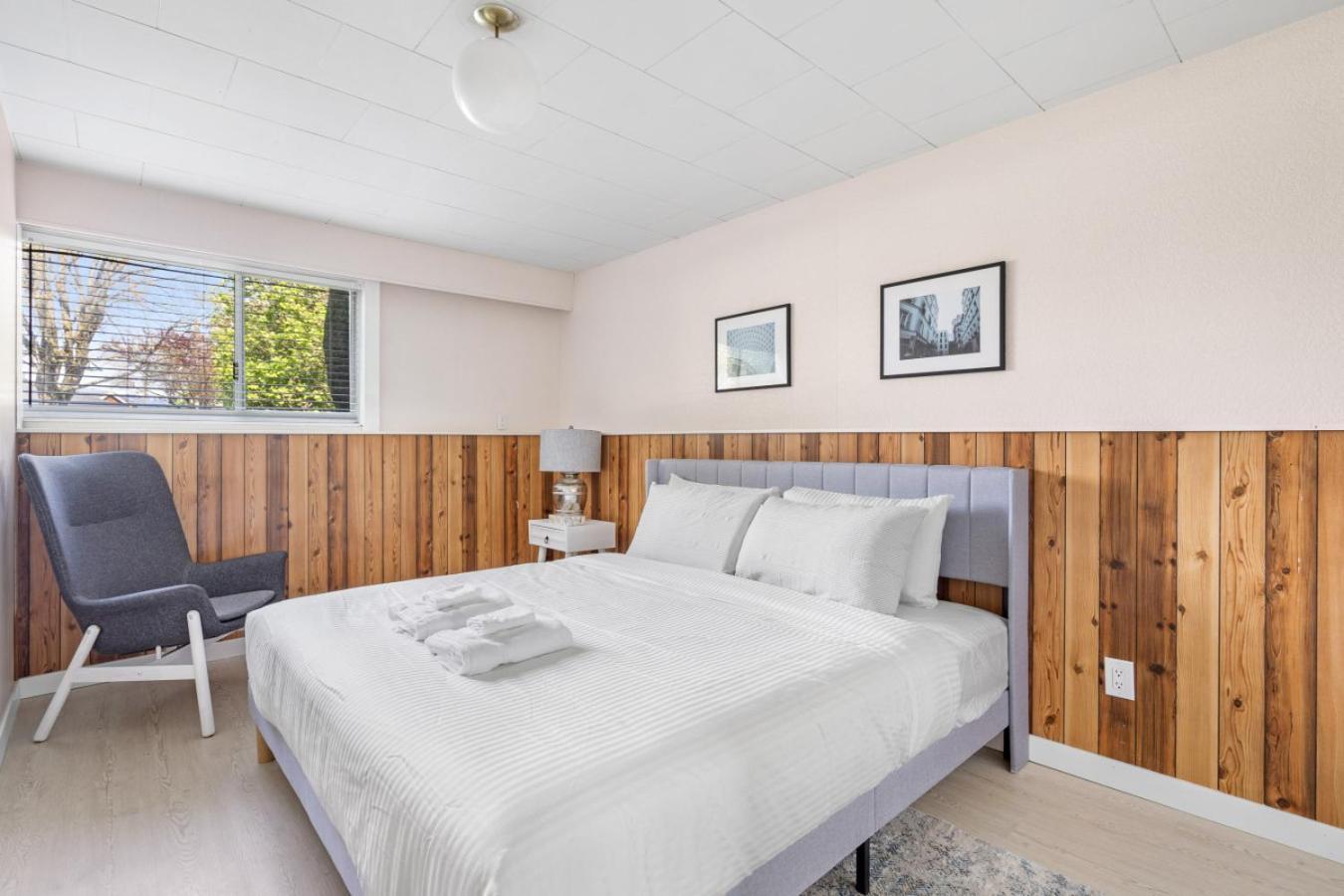 Spacious With Indoor Pool * Vancouver