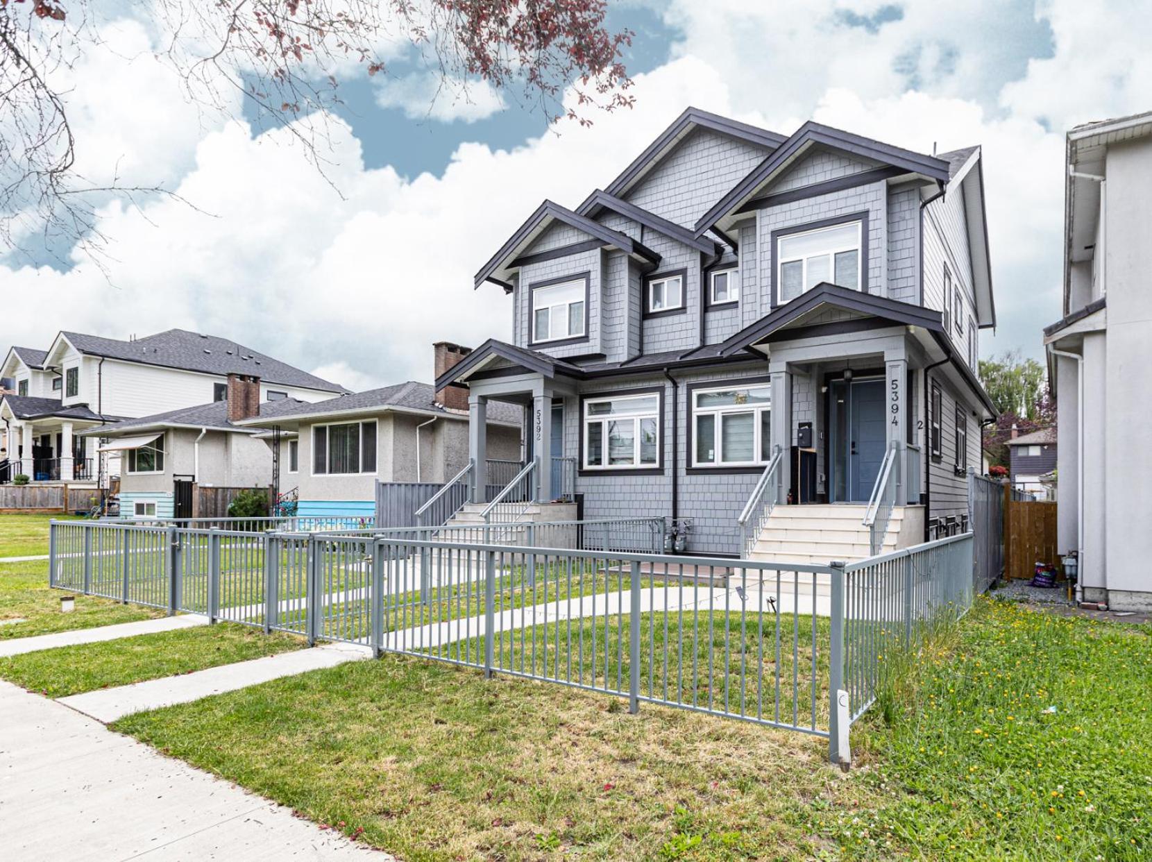 Dumfries Guest In Homestay Vancouver