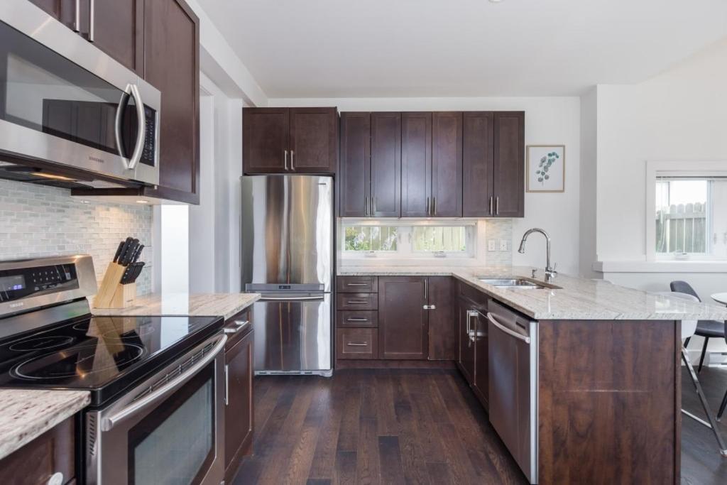 West Coast Luxury Living Vancouver