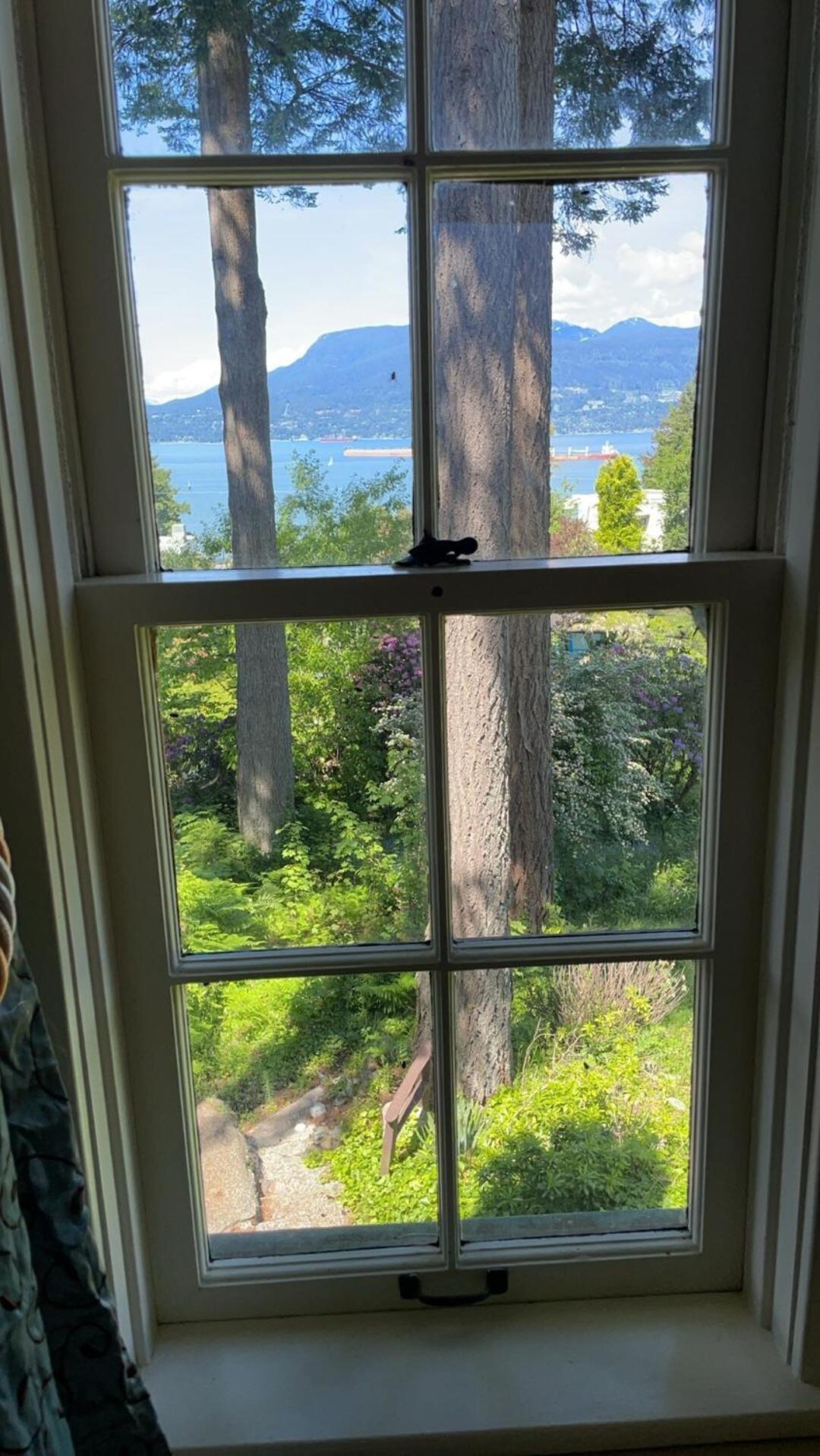 Vancouver West Ocean View Villa * Vancouver