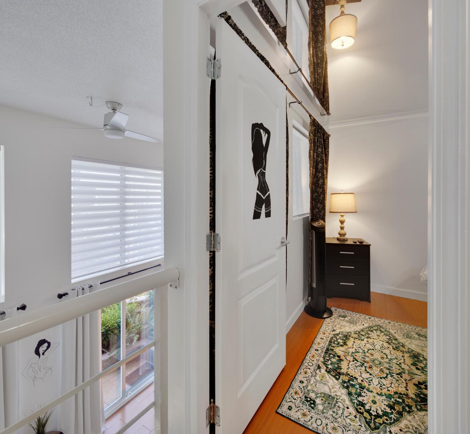 Cozy Two-story Loft In Downtown * Vancouver